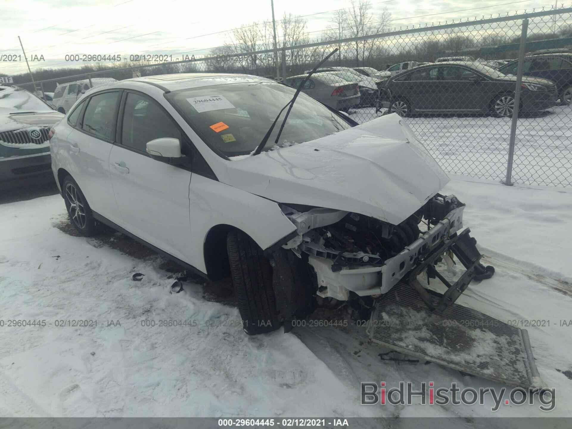 Photo 1FADP3H26HL318452 - FORD FOCUS 2017