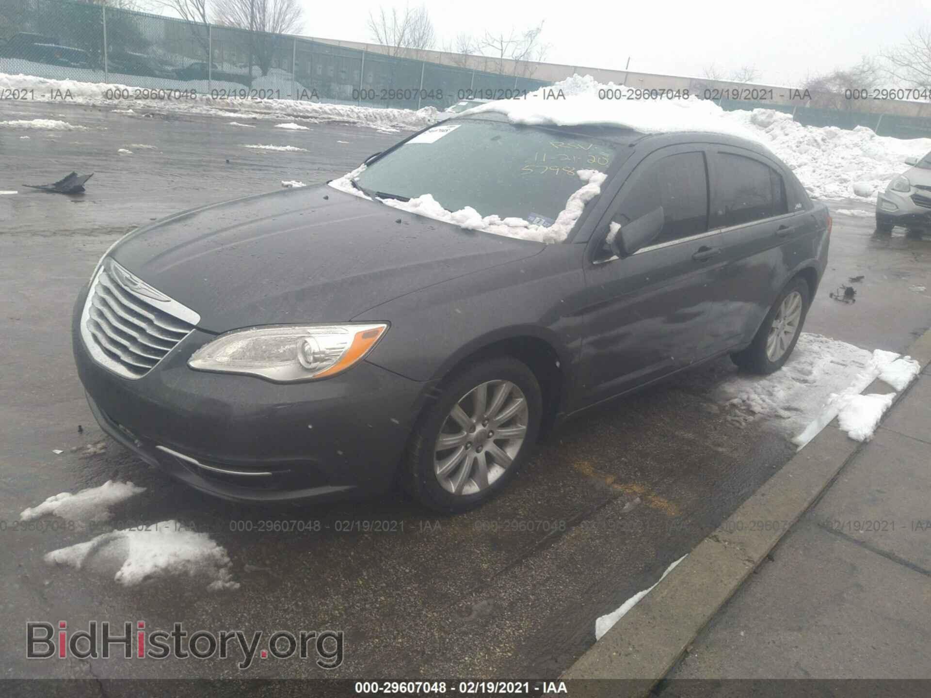 2013 CHRYSLER 200 - VIN: 1C3CCBBB2DN579813 - Photo 2