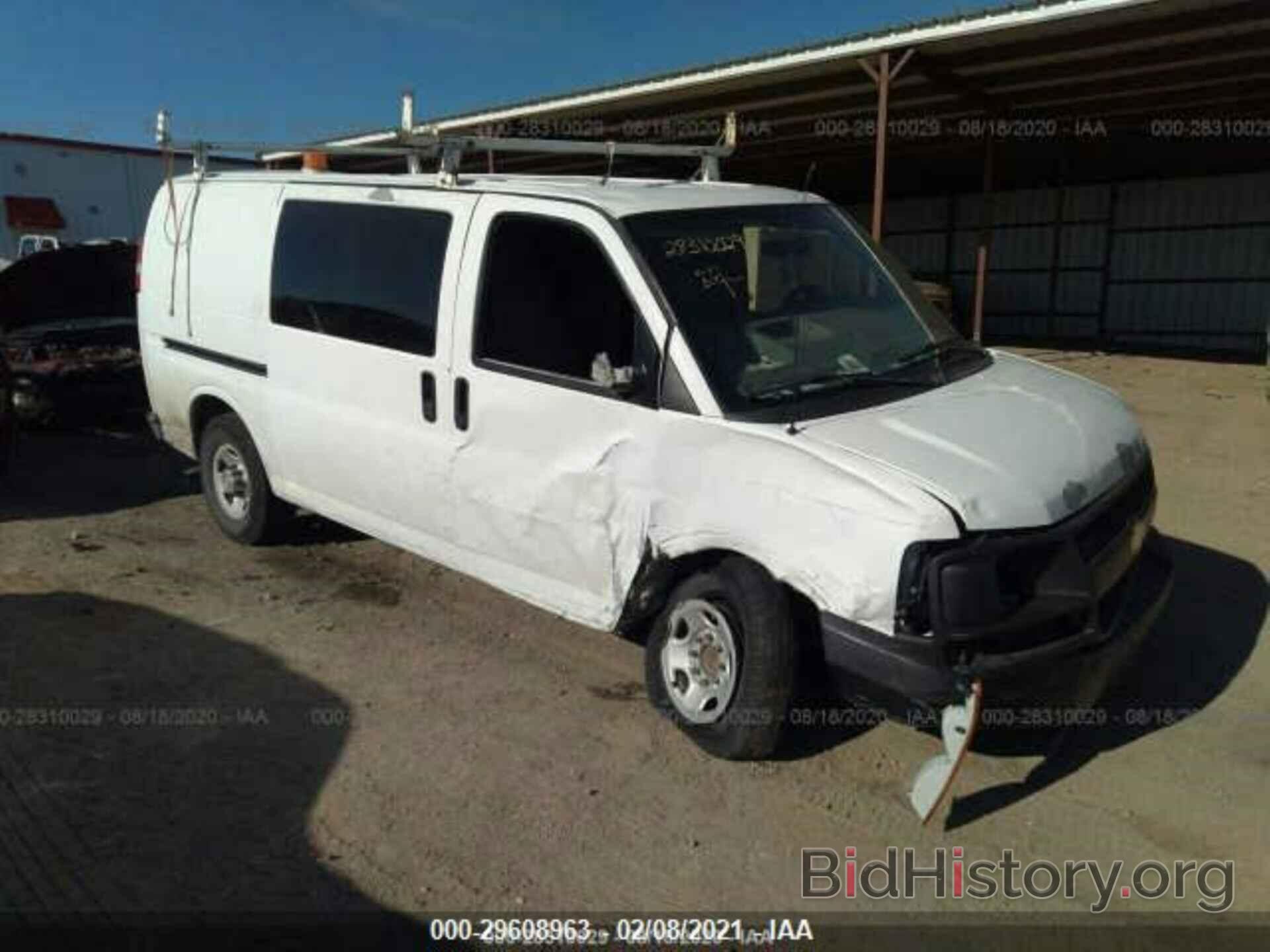 Photo 1GCWGFCA0B1181059 - CHEVROLET EXPRESS CARGO VAN 2011