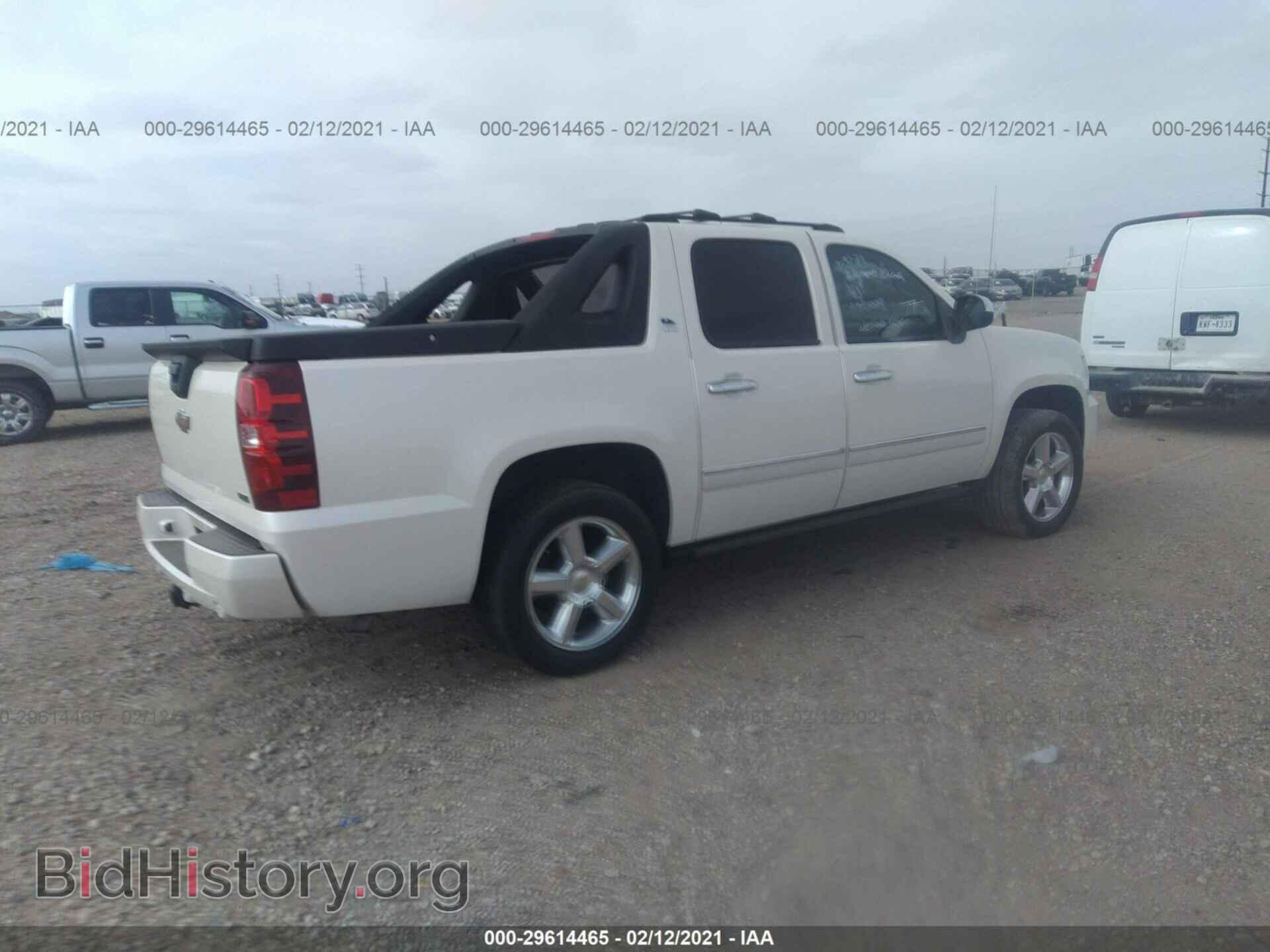 2011 CHEVROLET AVALANCHE - VIN: 3GNTKGE31BG135657 - Фото 4