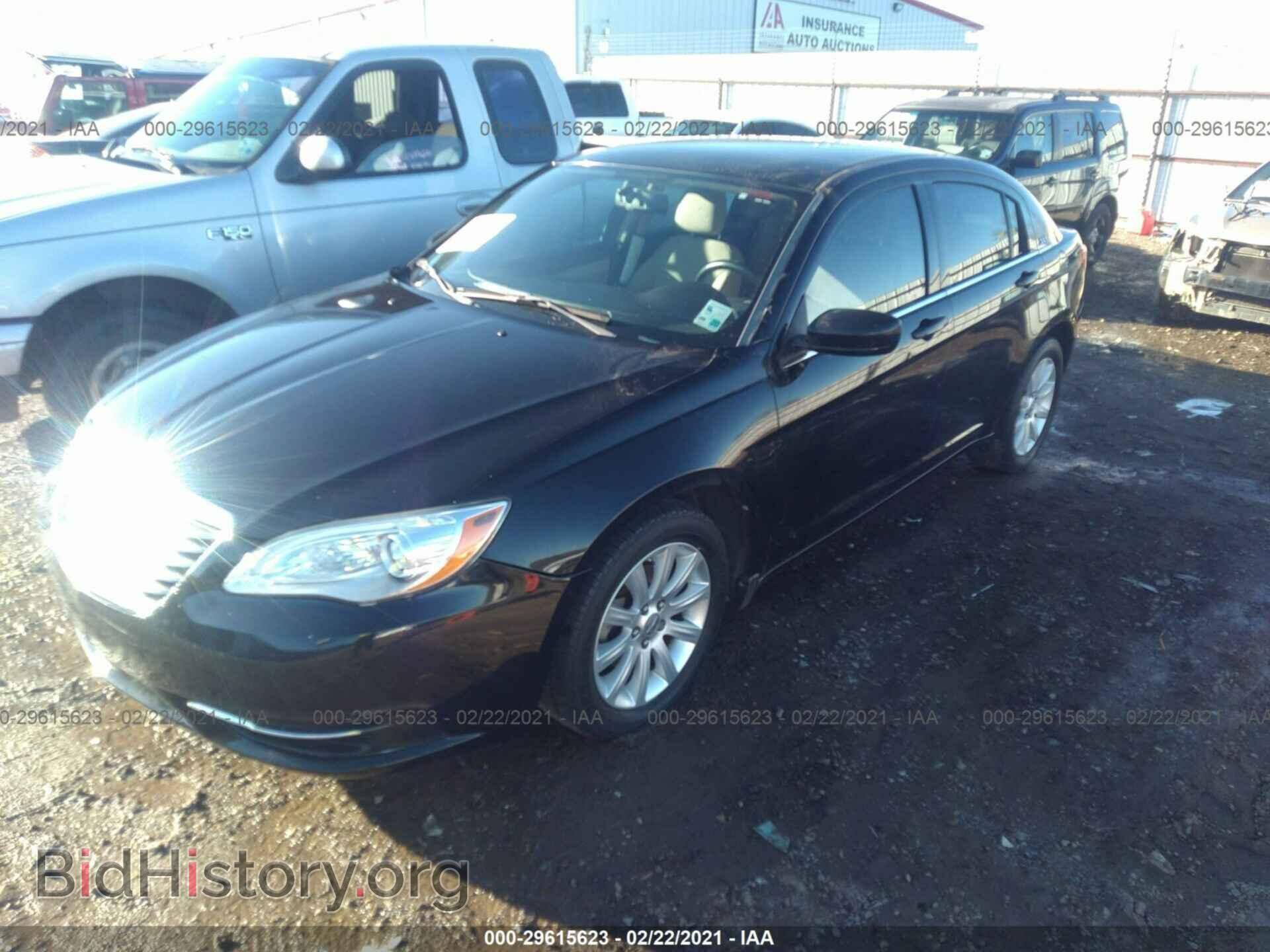 2013 CHRYSLER 200 - VIN: 1C3CCBBB9DN737967 - Photo 2