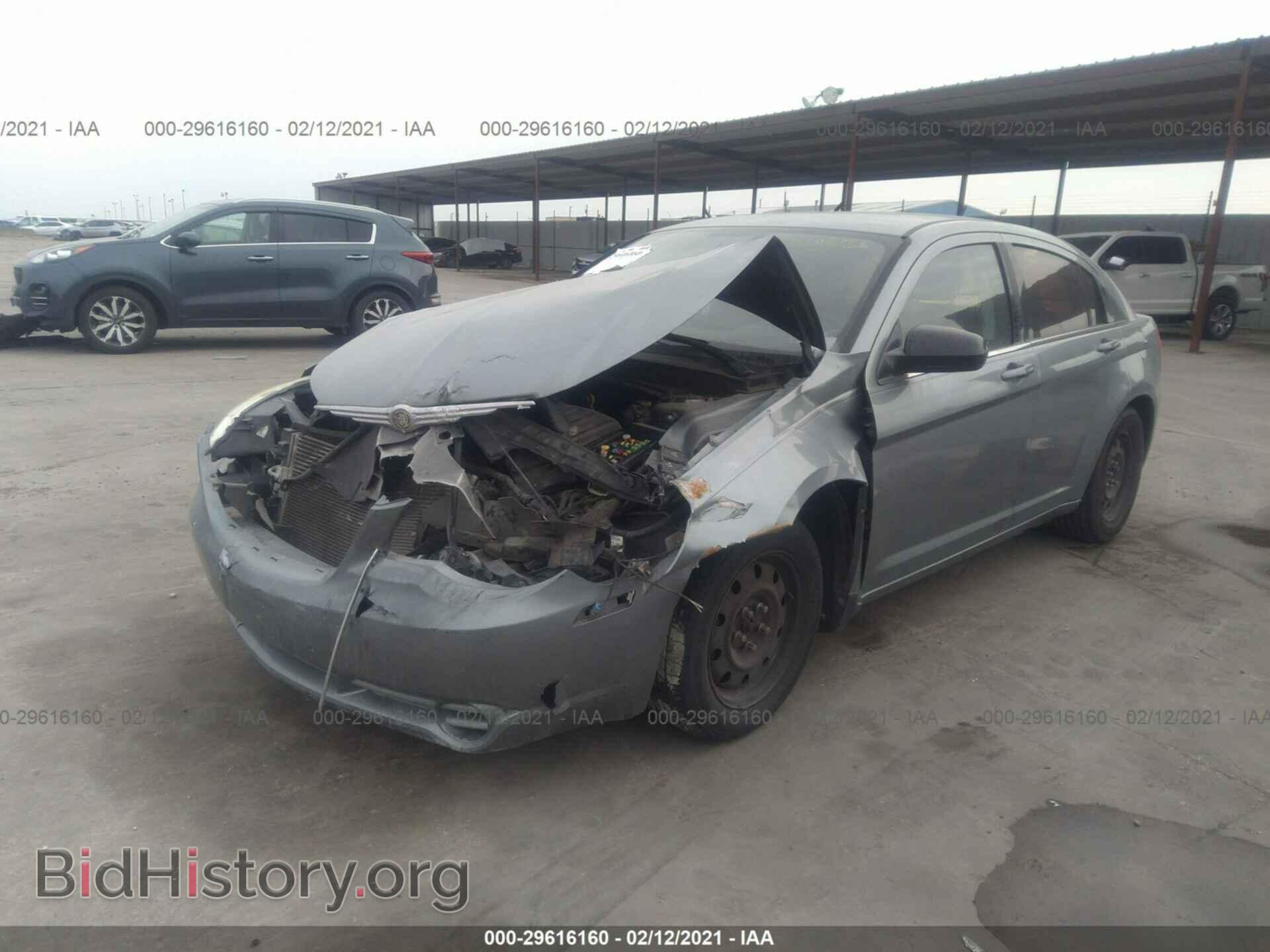 2010 CHRYSLER SEBRING - VIN: 1C3CC4FB1AN105384 - Фото 2