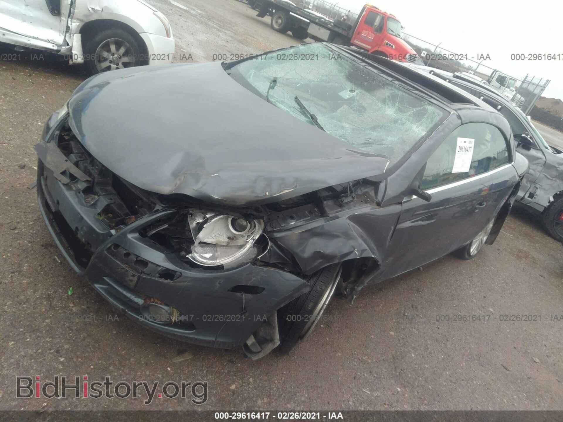 2008 VOLKSWAGEN EOS - VIN: WVWBA71F48V027637 - Фото 2