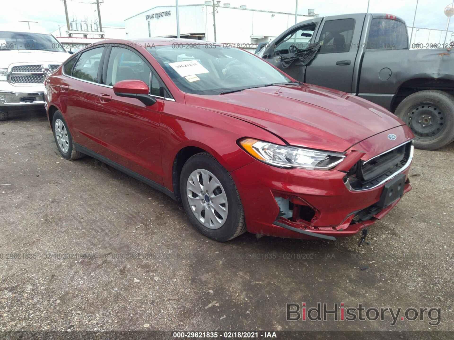 Photo 3FA6P0G70LR126054 - FORD FUSION 2020