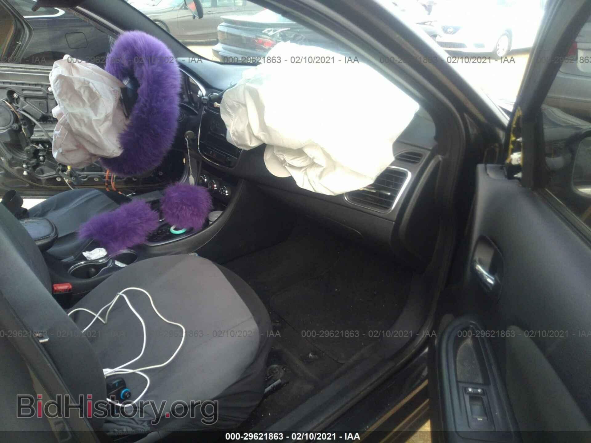 2012 CHRYSLER 200 - VIN: 1C3CCBAB4CN104972 - Photo 5
