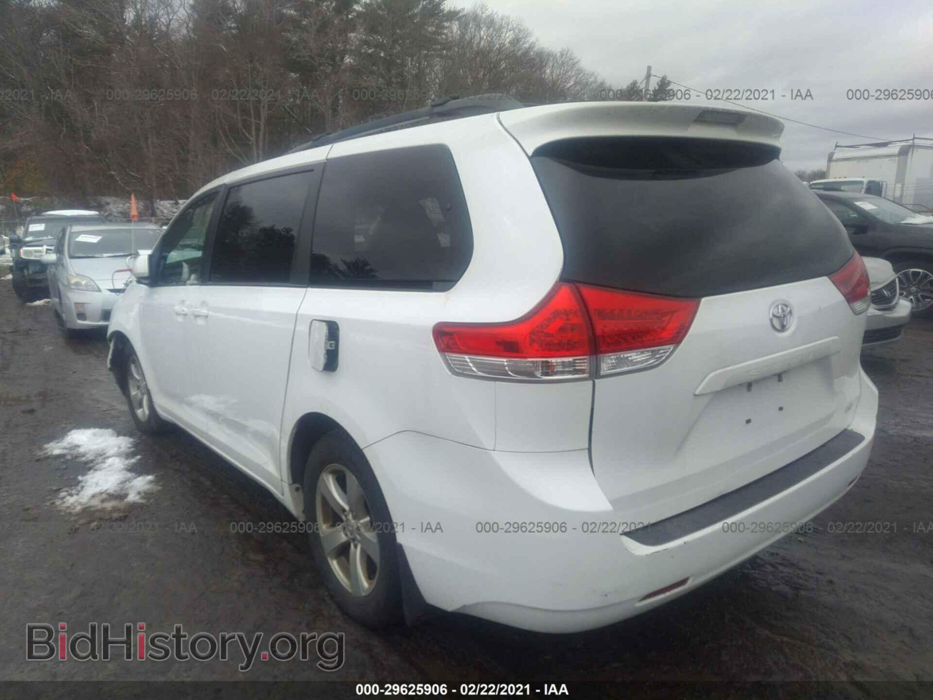 2013 TOYOTA SIENNA - VIN: 5TDKK3DC8DS337981 - Фото 3