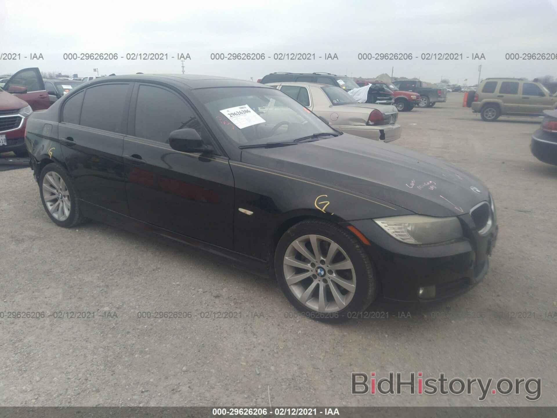 Фотография WBAPH7G54BNN05513 - BMW 3 SERIES 2011