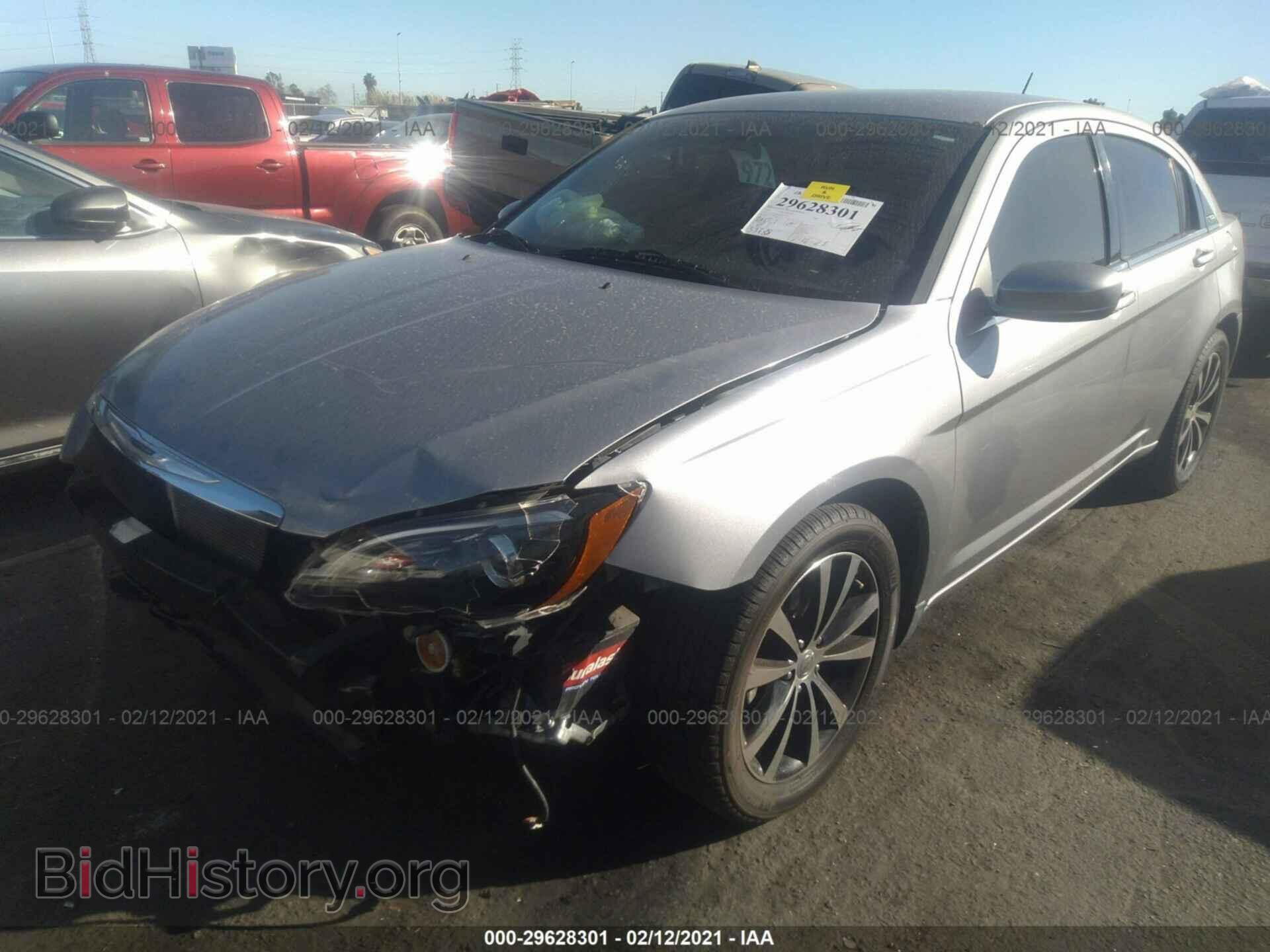 2013 CHRYSLER 200 - VIN: 1C3CCBBG4DN719937 - Фото 2