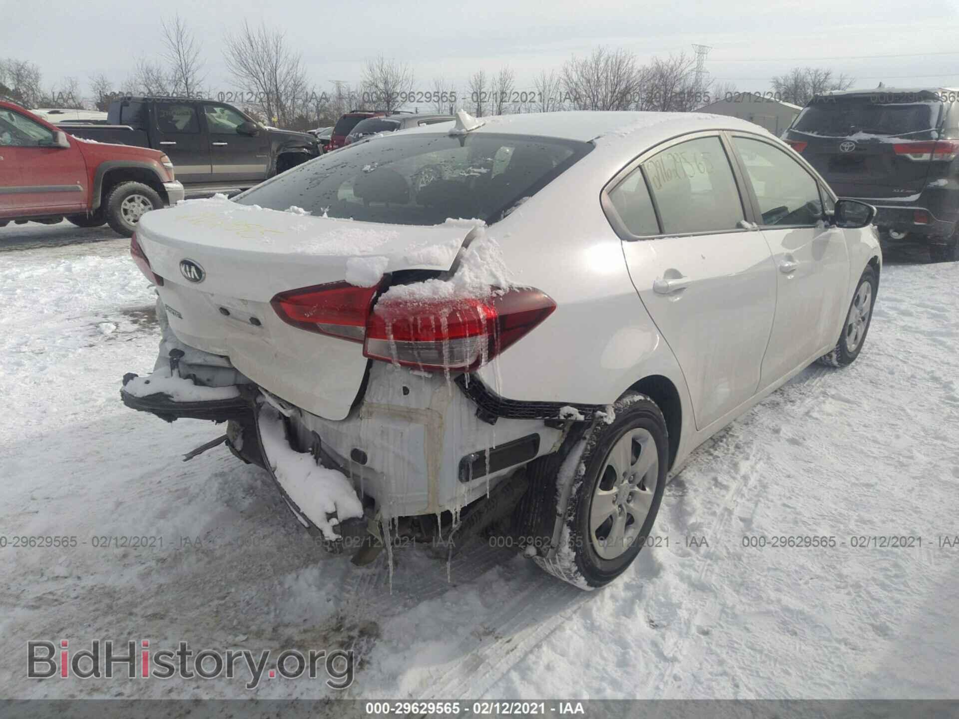 2017 KIA FORTE - VIN: 3KPFK4A78HE095496 - Photo 4