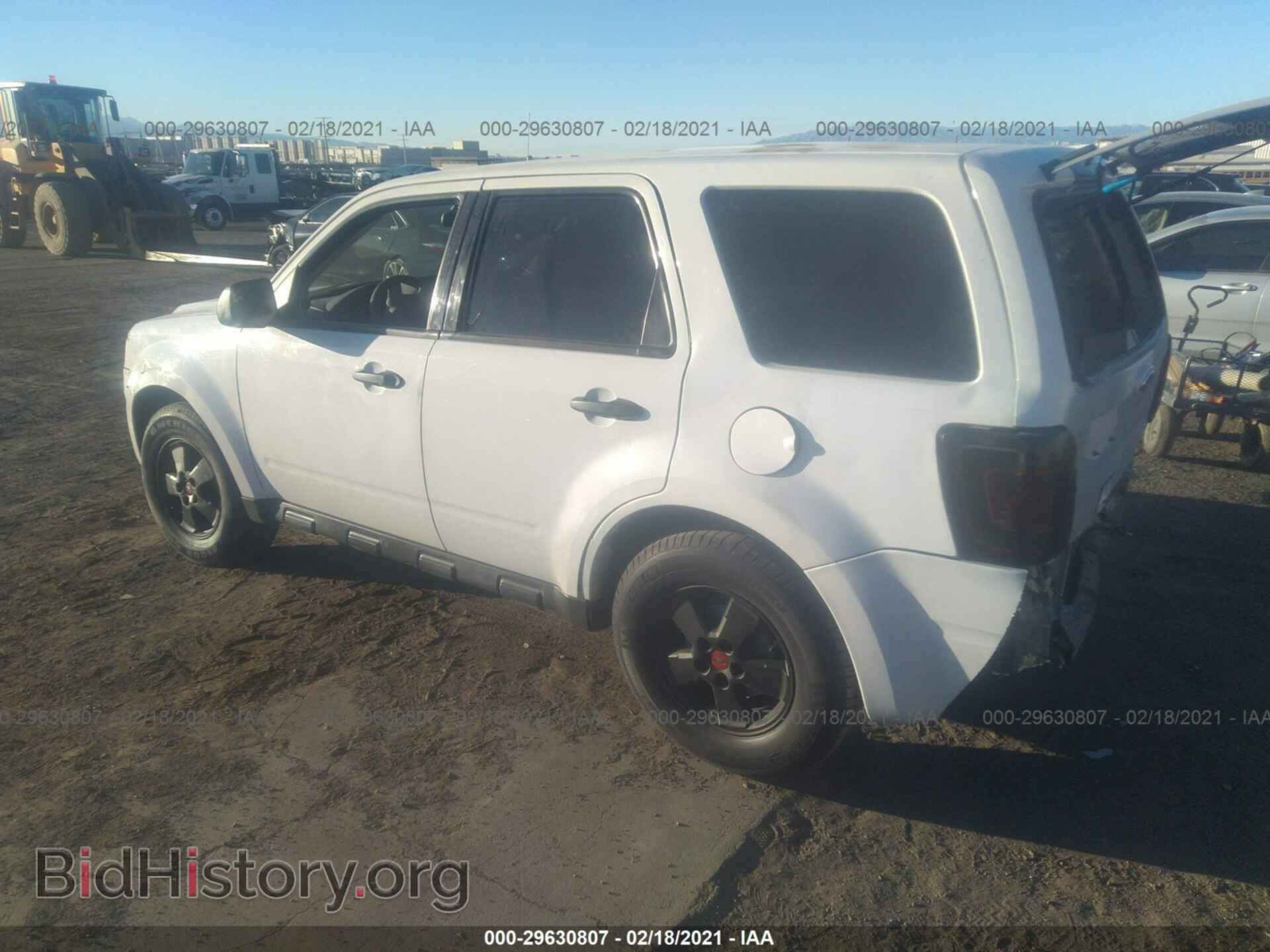 2011 FORD ESCAPE - VIN: 1FMCU0C78BKA62940 - Фото 3