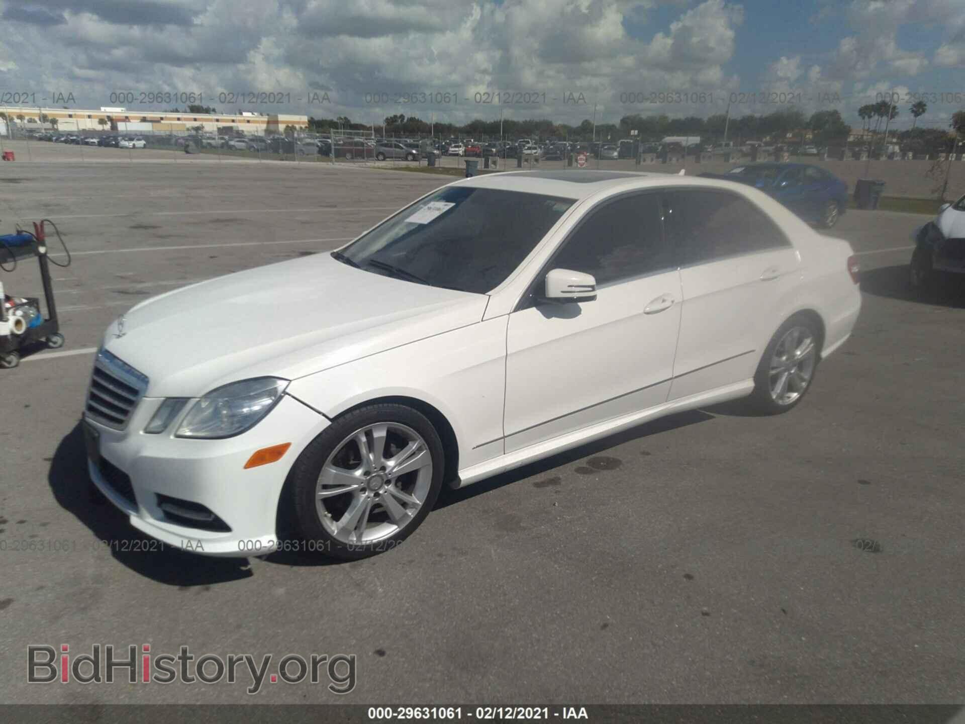 2013 MERCEDES-BENZ E-CLASS - VIN: WDDHF5KB9DA732310 - Фото 2