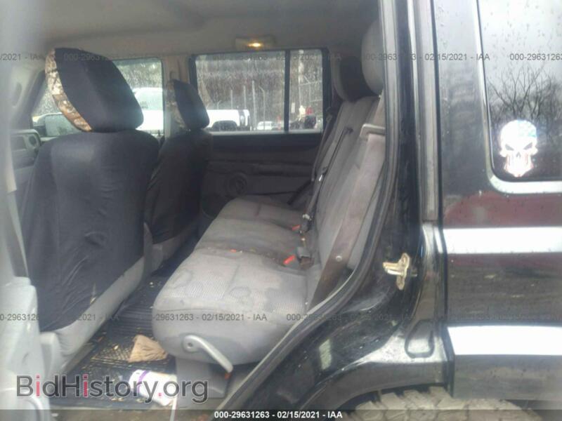 2007 Jeep COMMANDER (VIN 1J8HG48K37C508752) — photo 8 of 11