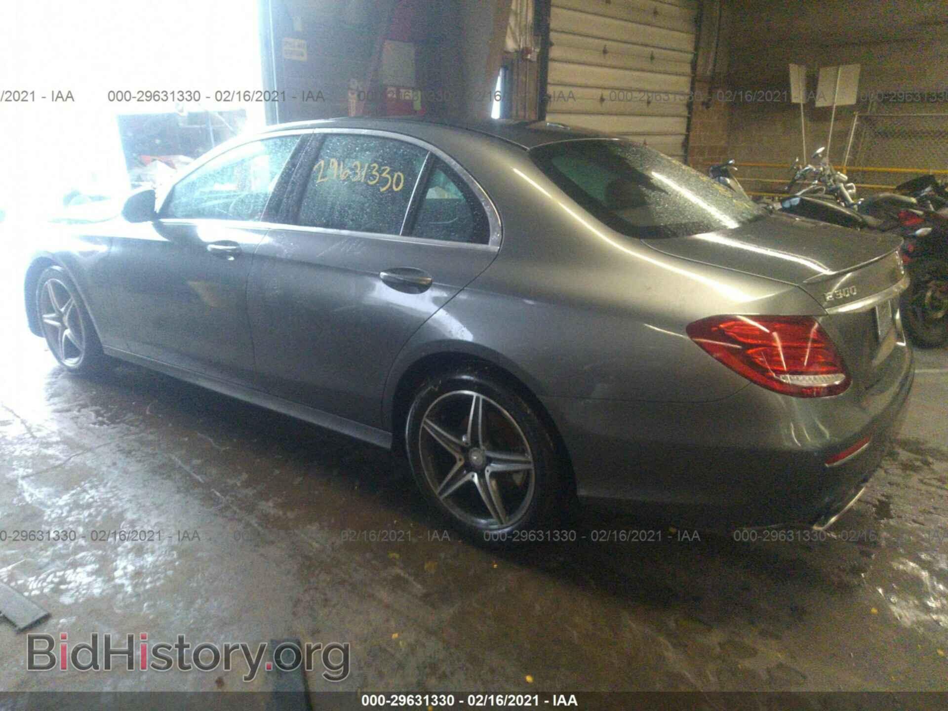 2017 MERCEDES-BENZ E-CLASS - VIN: WDDZF4KB6HA091301 - Фото 3