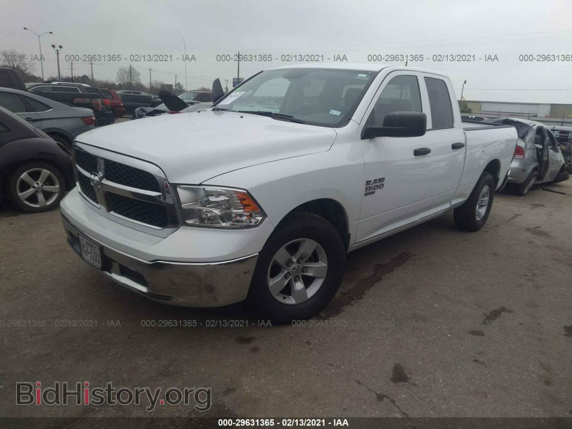 2019 RAM 1500 CLASSIC - VIN: 1C6RR6FG4KS628582 - Фото 2