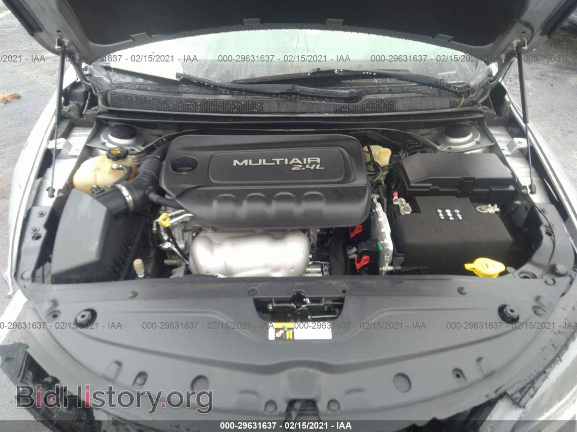 2016 CHRYSLER 200 - VIN: 1C3CCCAB5GN183063 - Фото 10