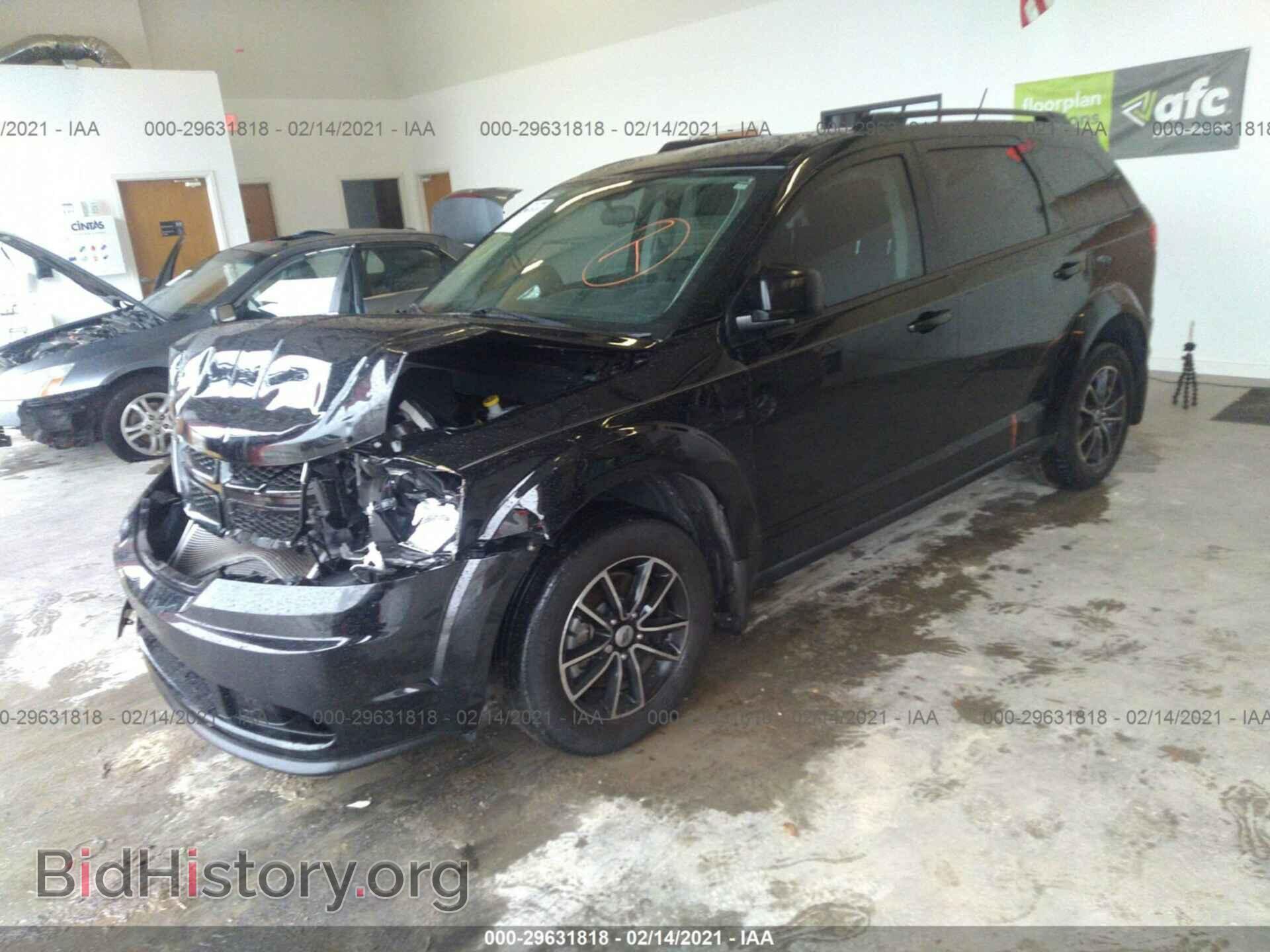 2018 DODGE JOURNEY - VIN: 3C4PDCAB0JT236575 - Фото 2