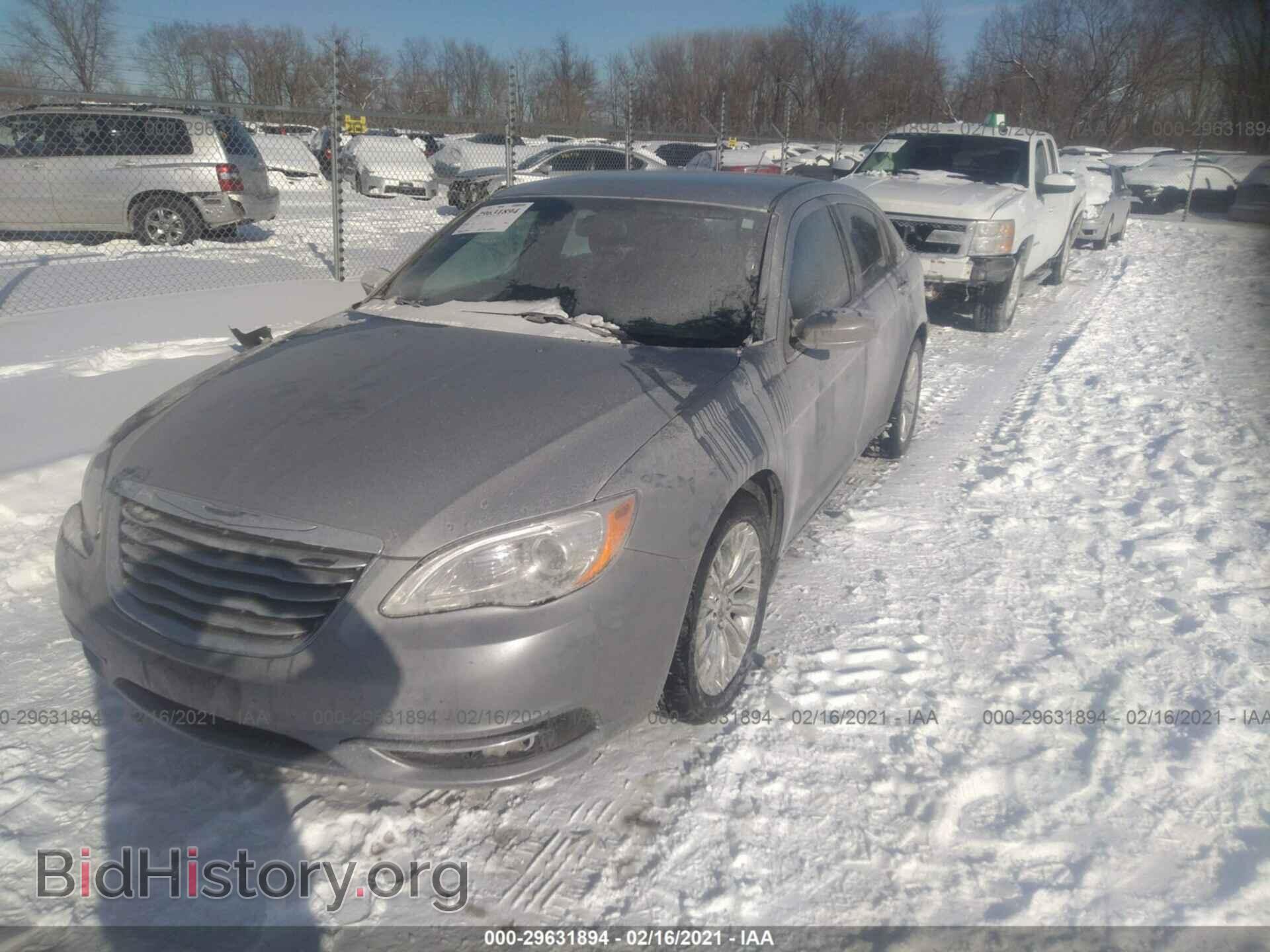 2013 CHRYSLER 200 - VIN: 1C3CCBCG9DN514256 - Фото 2