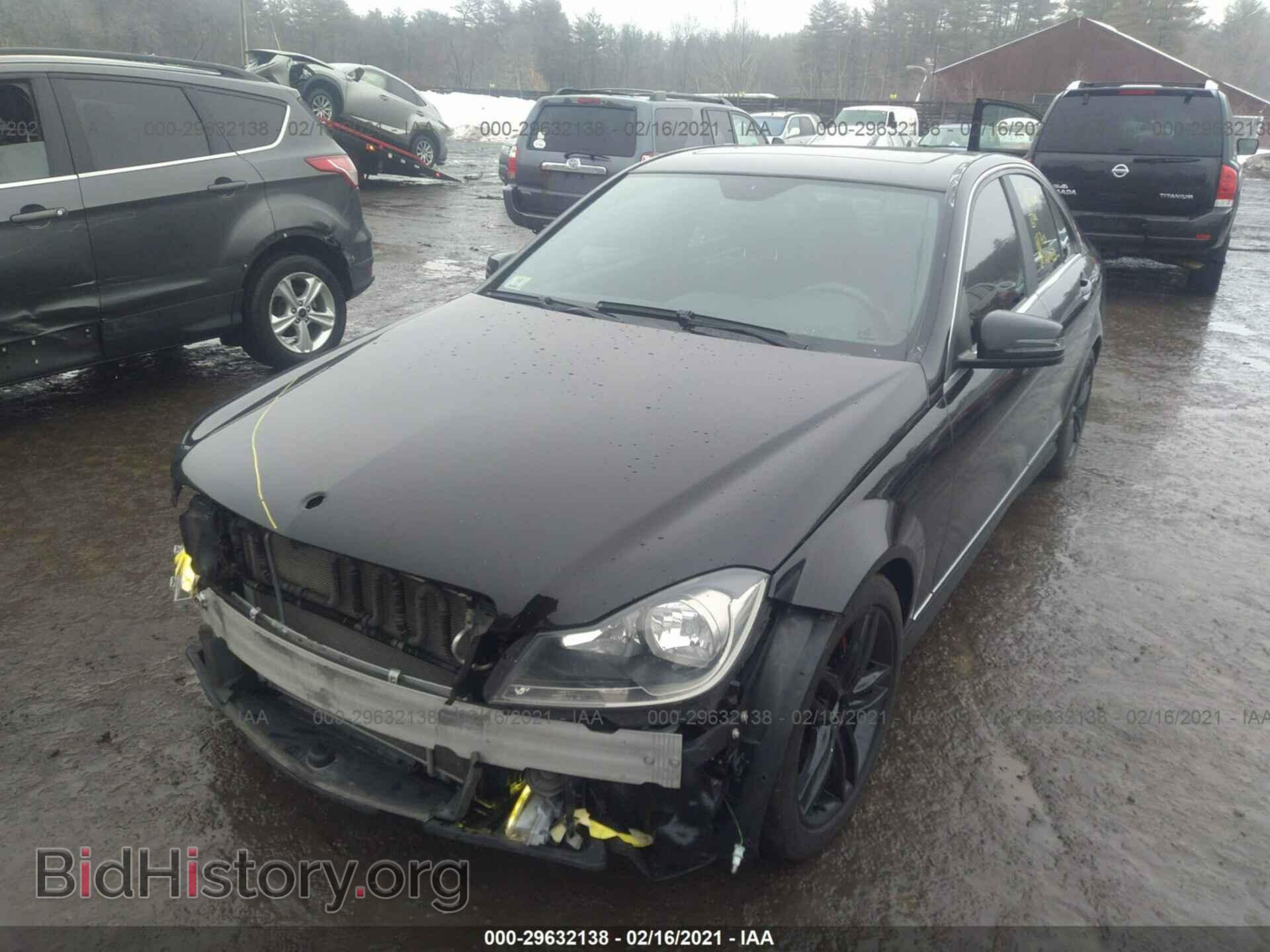 2012 MERCEDES-BENZ C-CLASS - VIN: WDDGF8BB6CR201224 - Фото 2