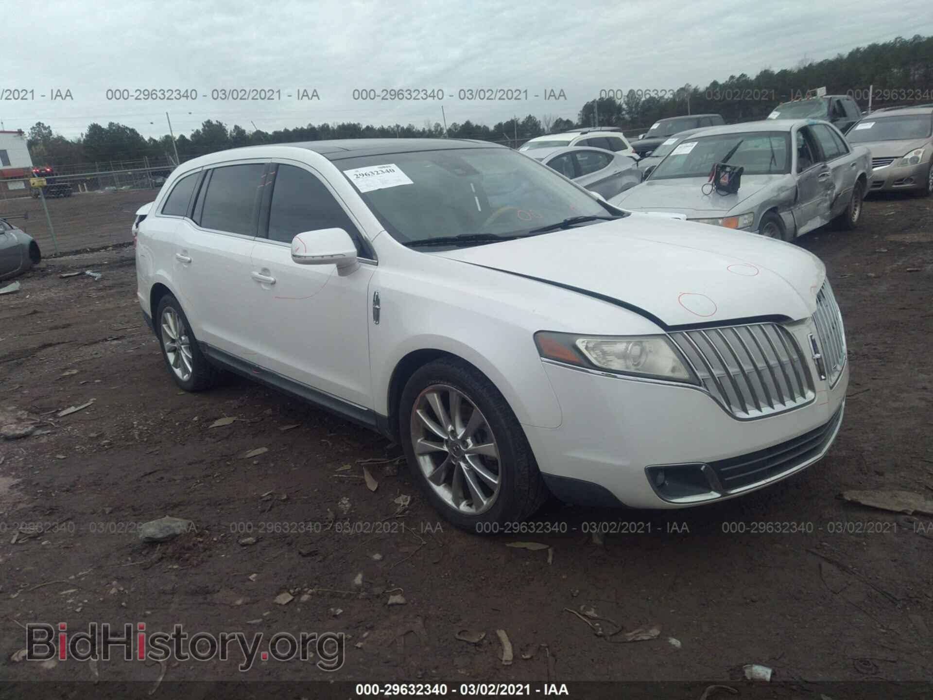 Photo 2LMHJ5AT1ABJ14367 - LINCOLN MKT 2010