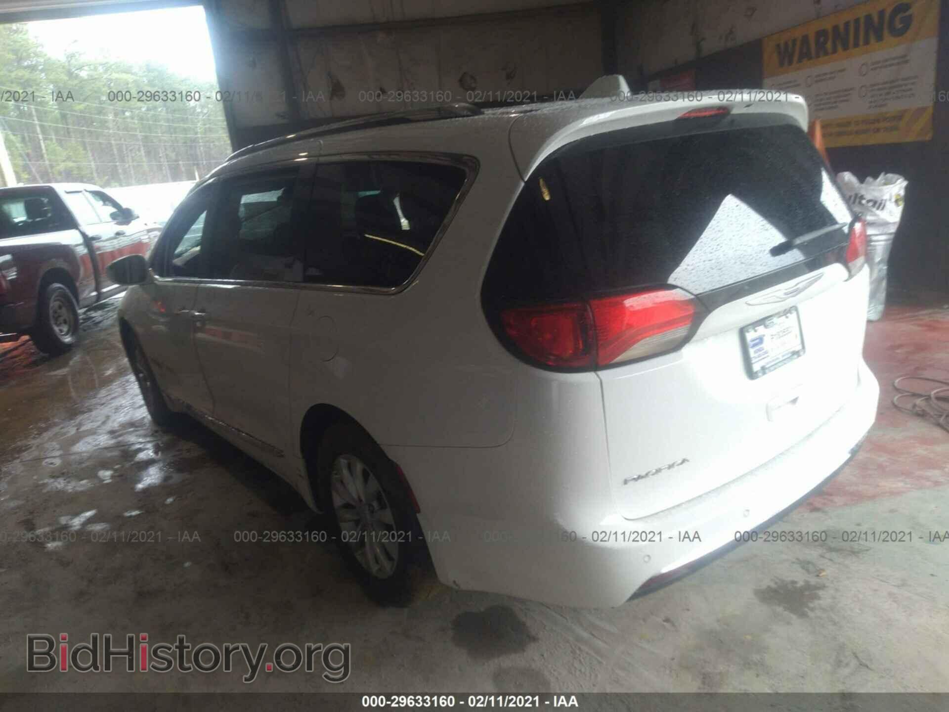 2019 CHRYSLER PACIFICA - VIN: 2C4RC1BG2KR582870 - Фото 3
