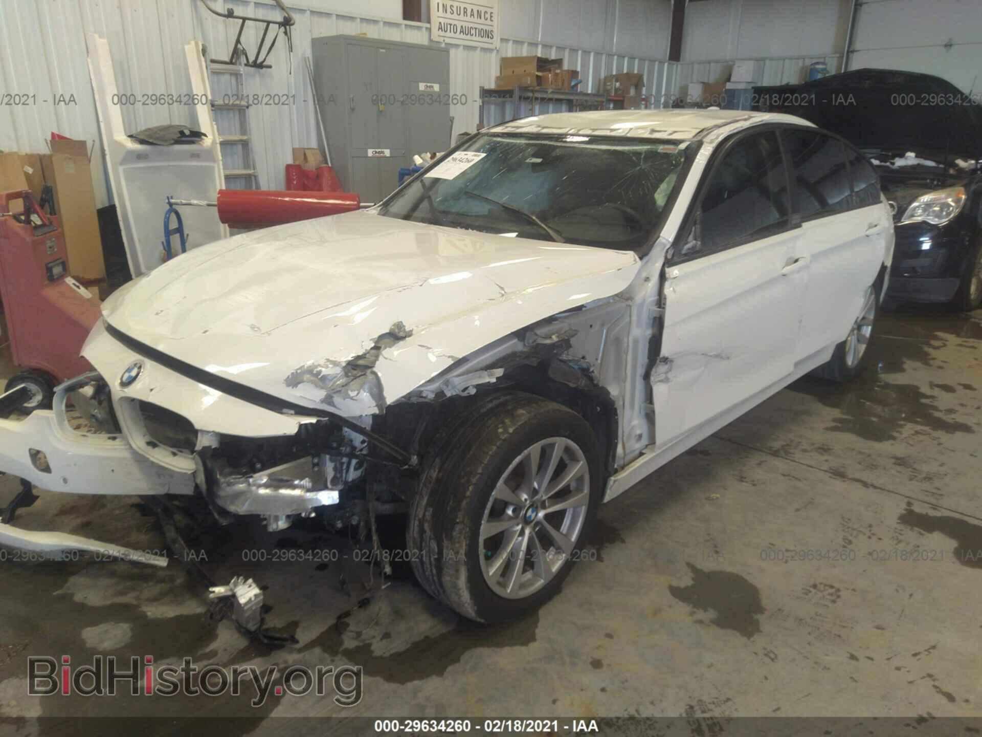 2016 BMW 3 SERIES - VIN: WBA8A9C51GK615857 - Фото 2