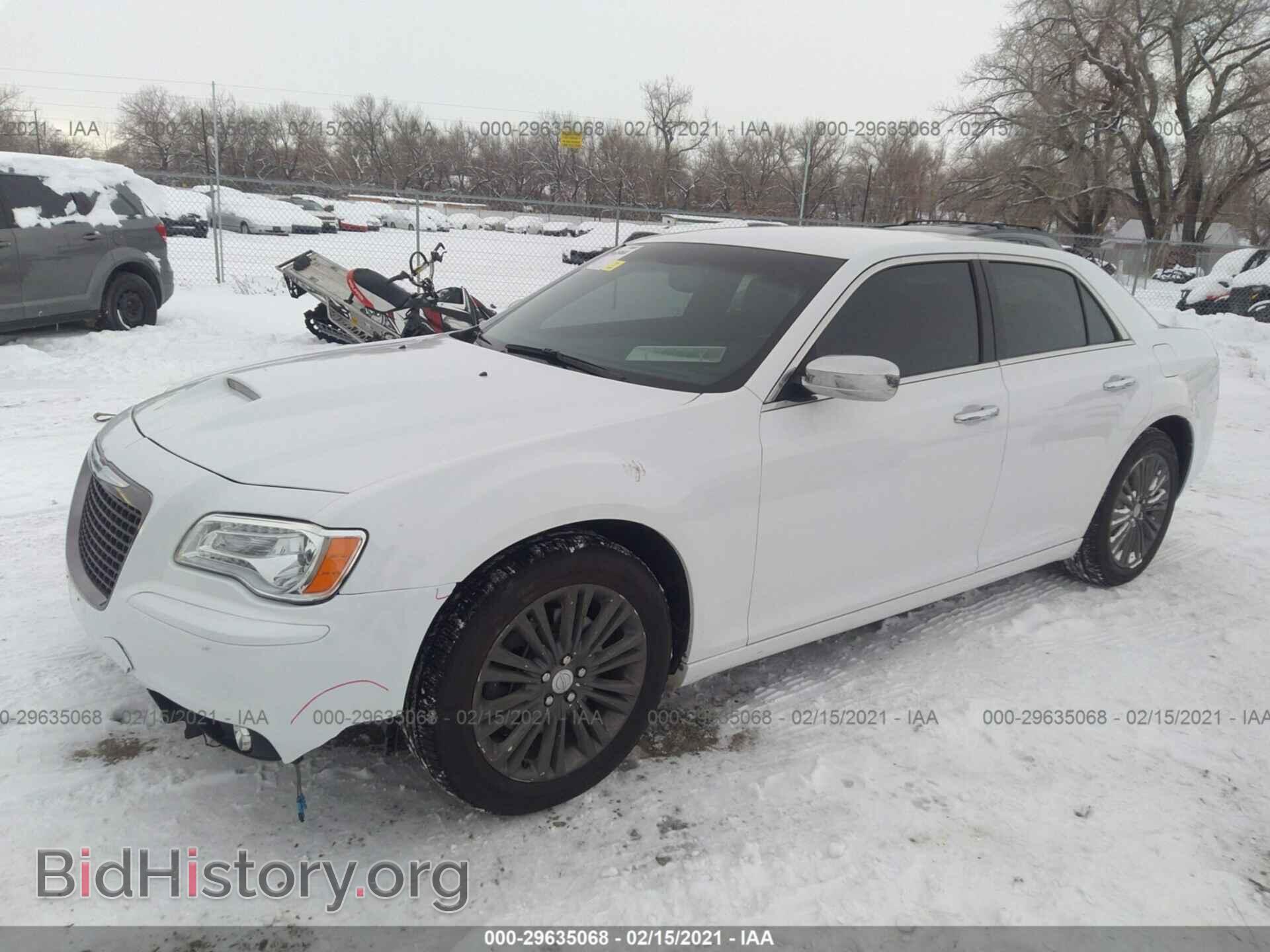 2013 CHRYSLER 300 - VIN: 2C3CCAKT2DH544877 - Фото 2