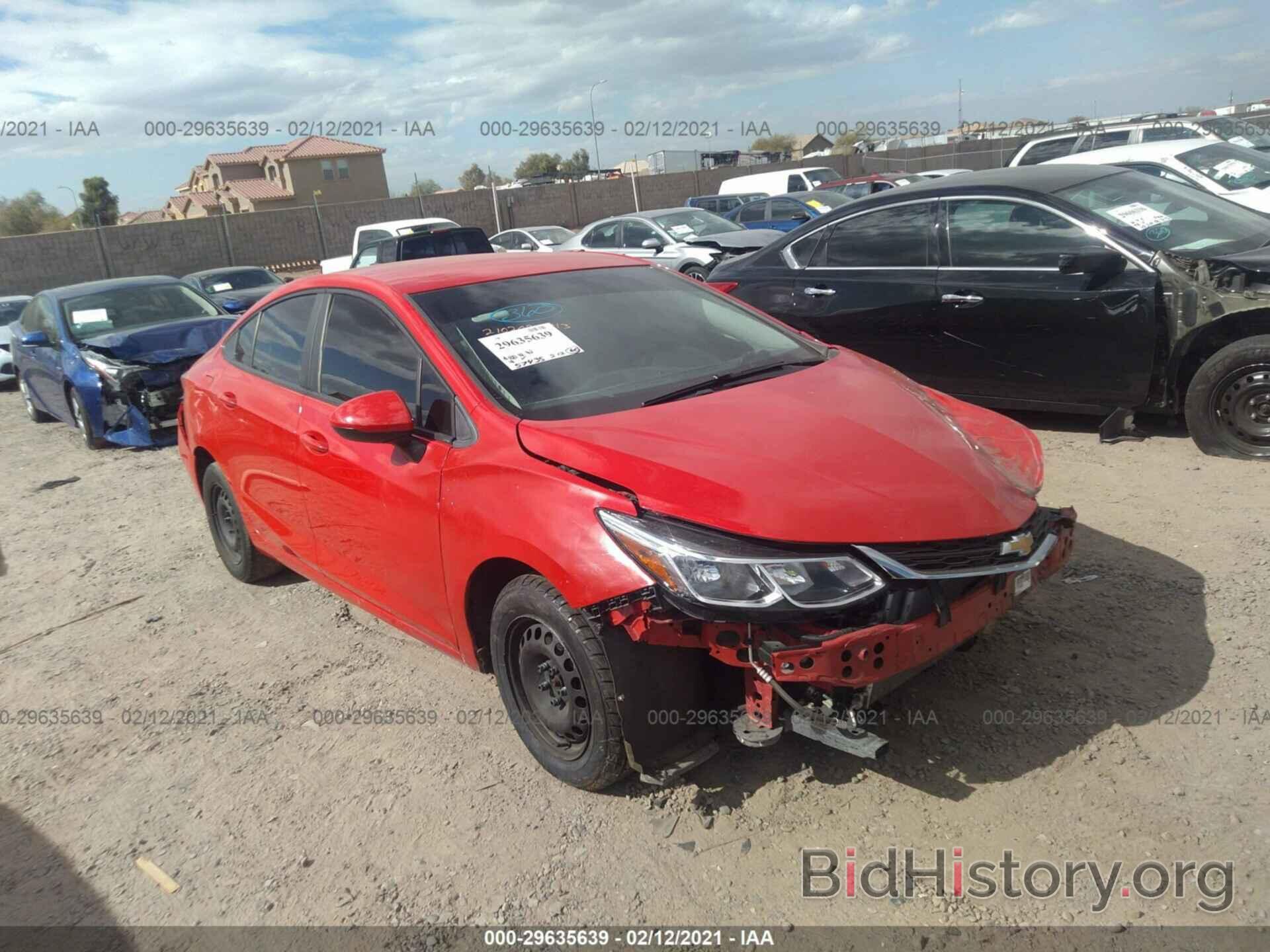 Photo 1G1BC5SMXH7168706 - CHEVROLET CRUZE 2017