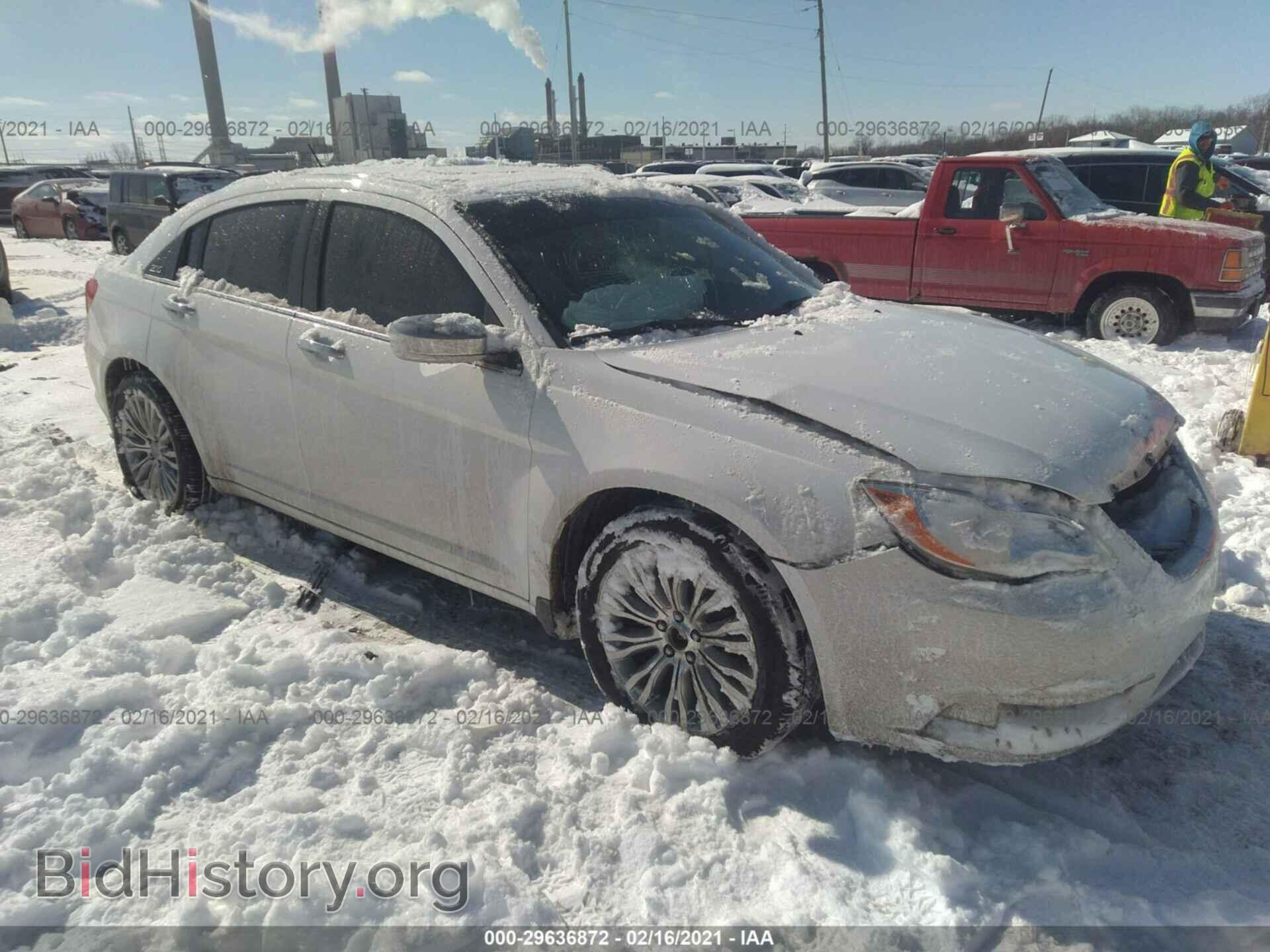 Photo 1C3BC2FB3BN571870 - CHRYSLER 200 2011