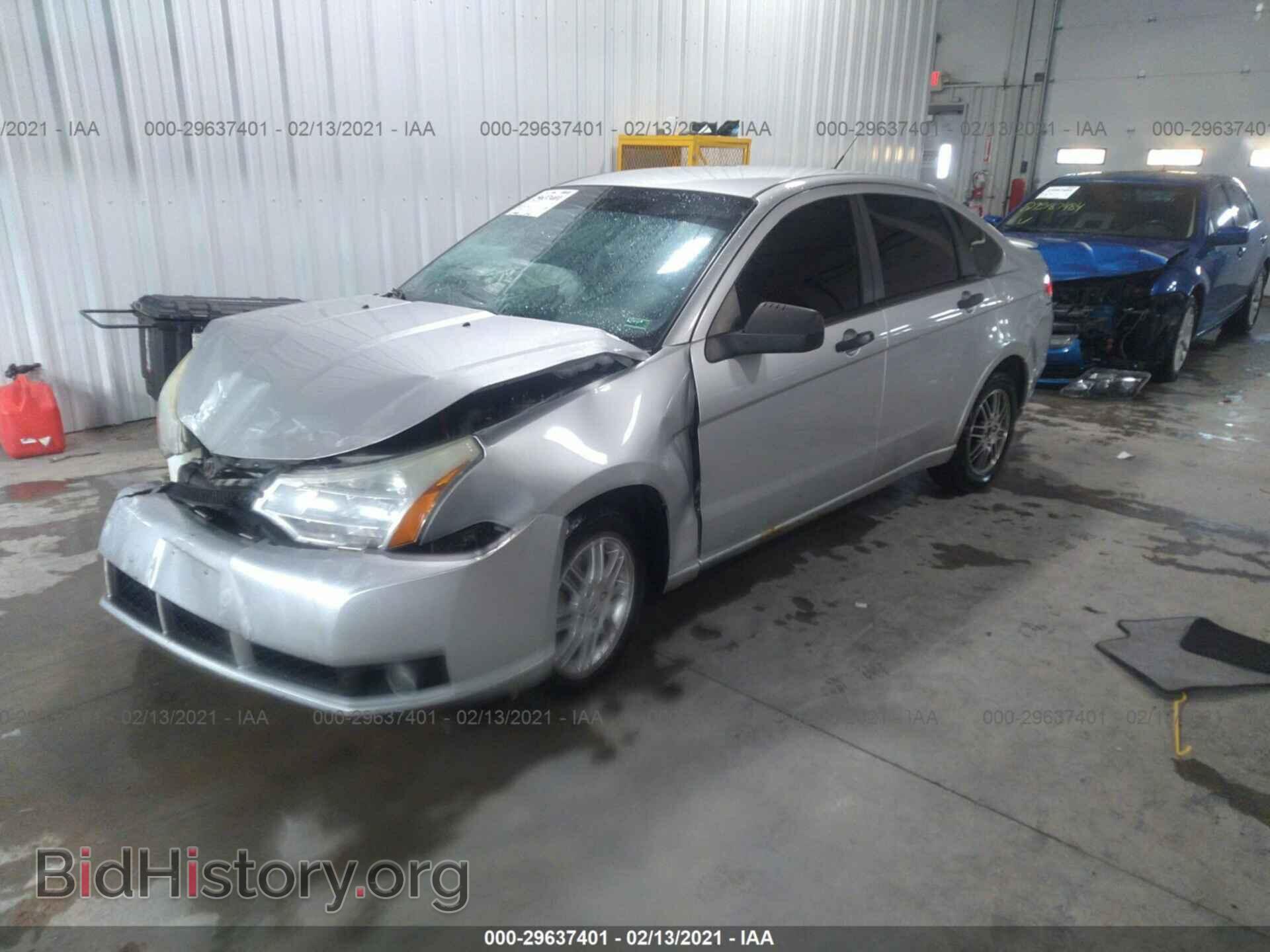 2011 FORD FOCUS - VIN: 1FAHP3FN6BW102296 - Фото 2