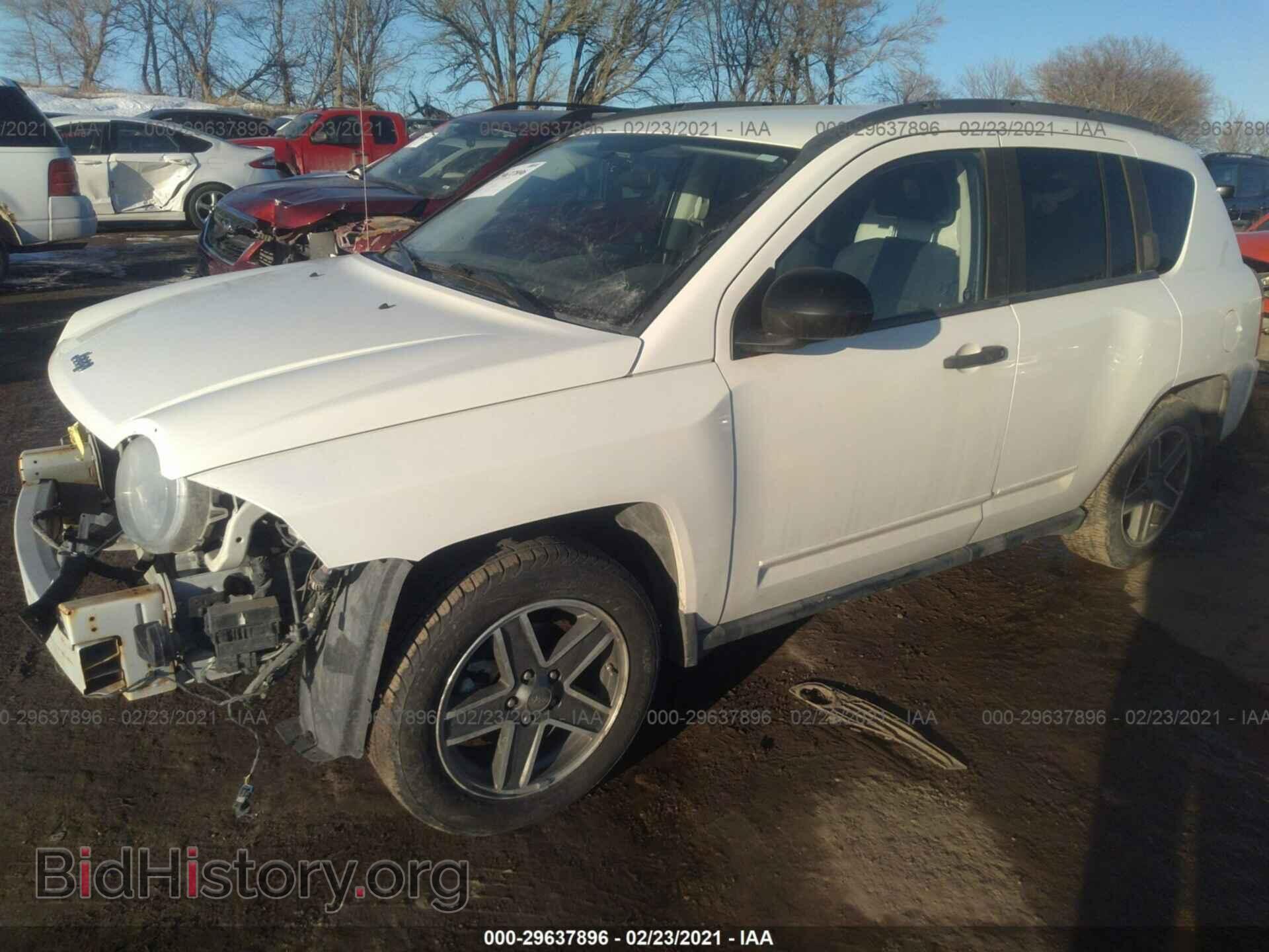 2009 JEEP COMPASS - VIN: 1J4FF47B39D211264 - Фото 2