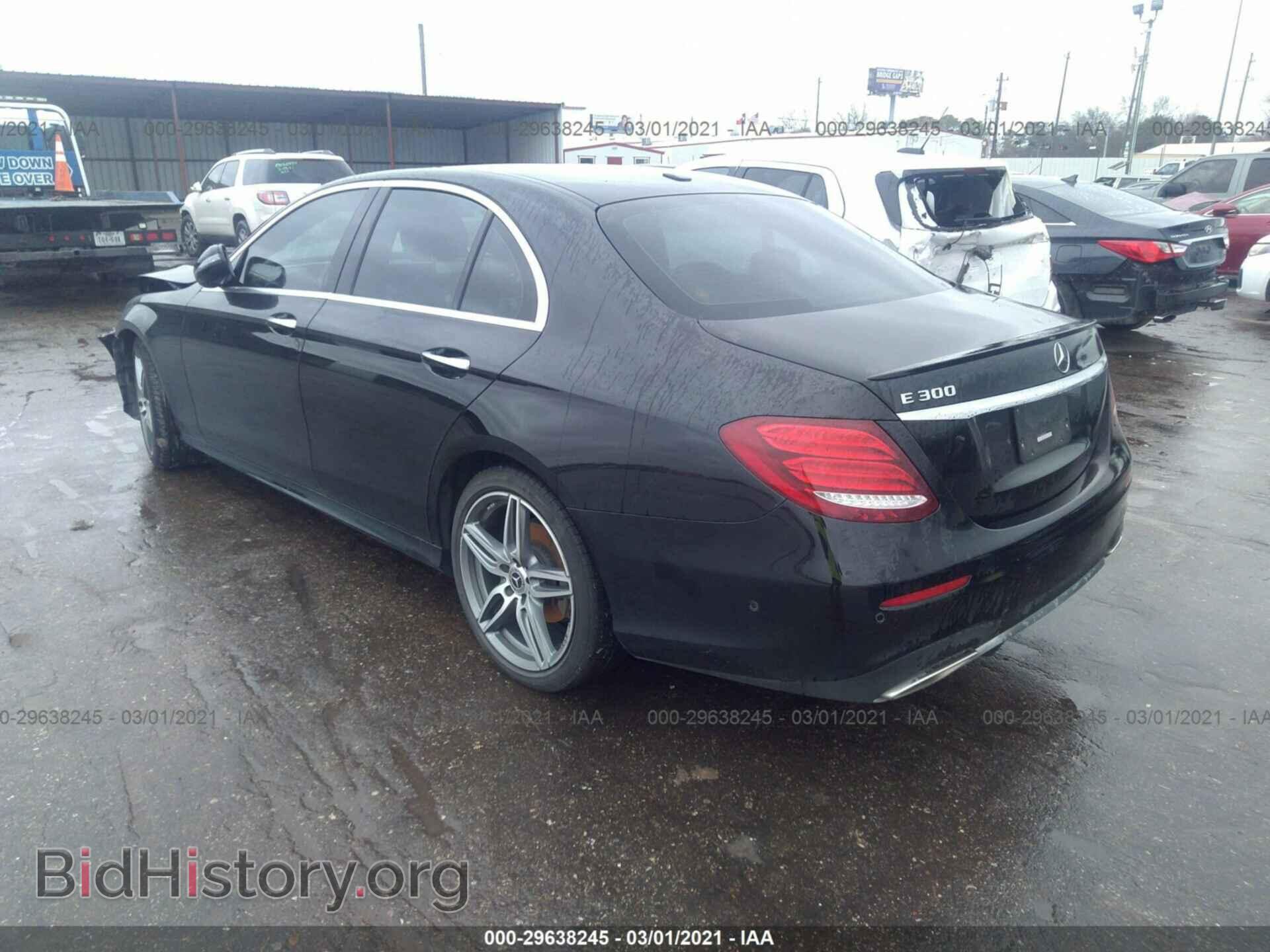 2019 MERCEDES-BENZ E-CLASS - VIN: WDDZF4JB8KA578122 - Фото 3