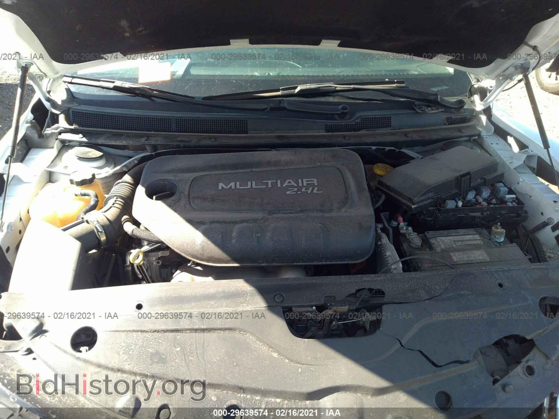 2016 CHRYSLER 200 - VIN: 1C3CCCABXGN106642 - Фото 10
