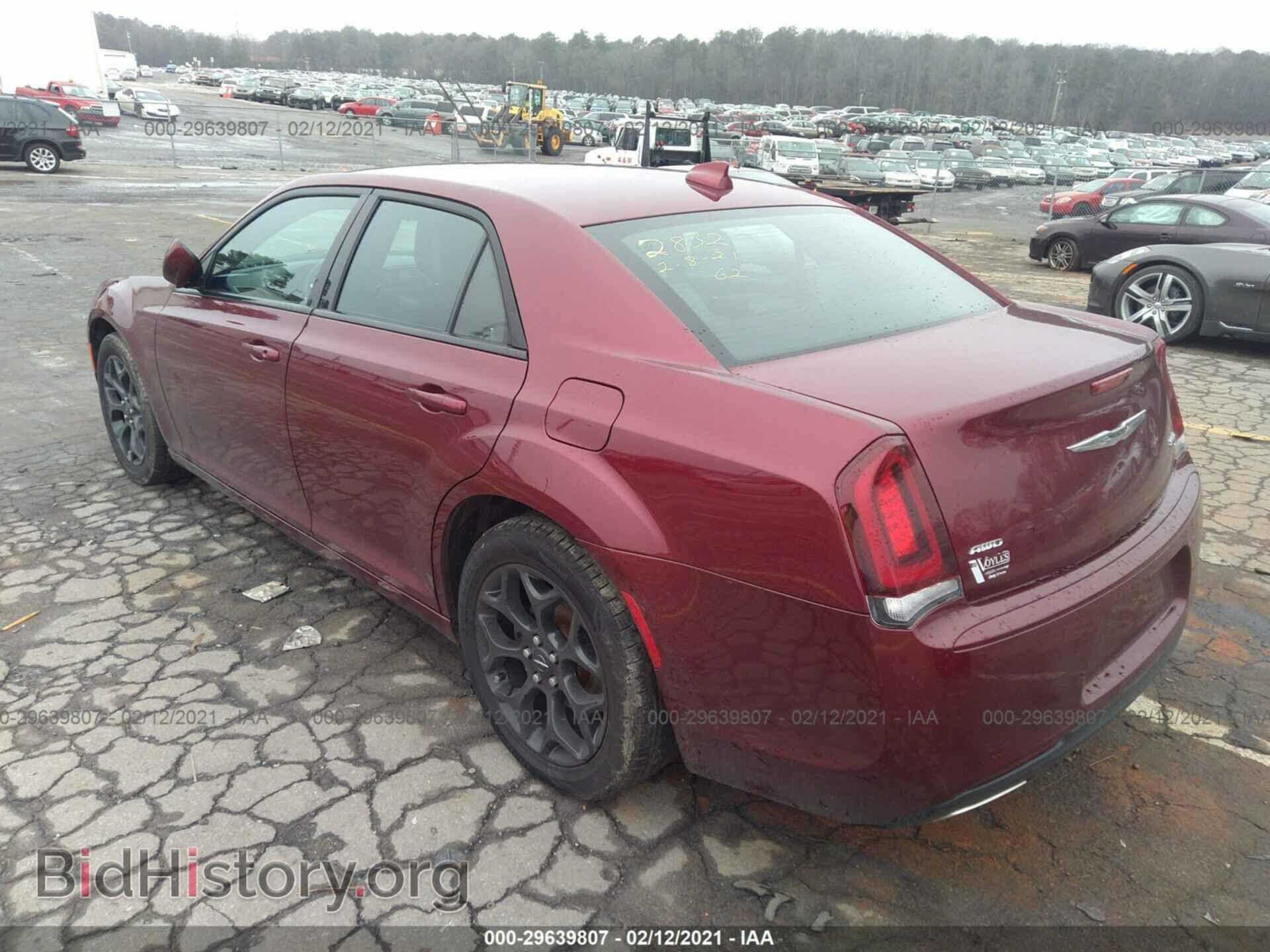 2019 CHRYSLER 300 - VIN: 2C3CCAGG2KH542832 - Фото 3