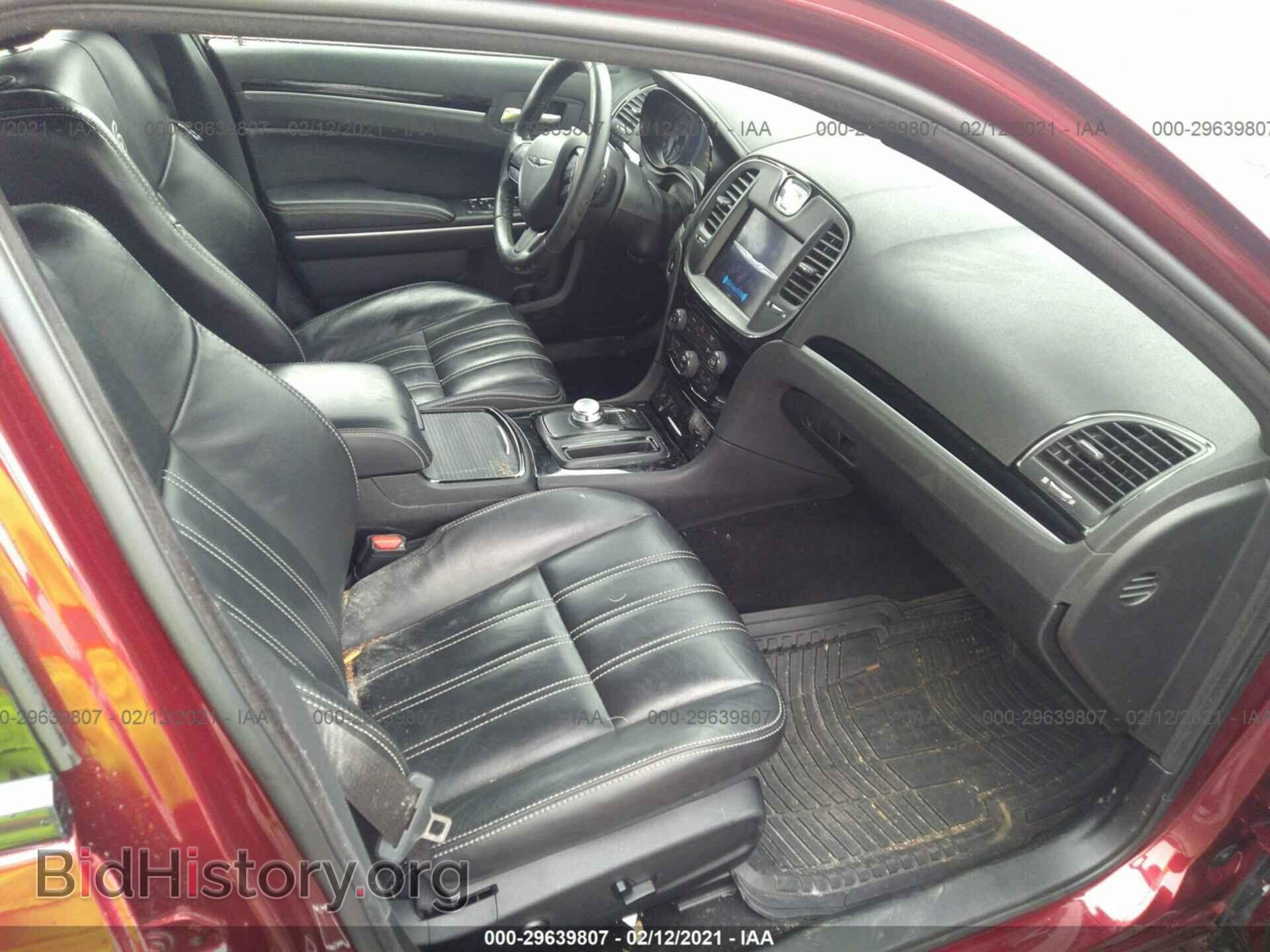 2019 CHRYSLER 300 - VIN: 2C3CCAGG2KH542832 - Фото 5