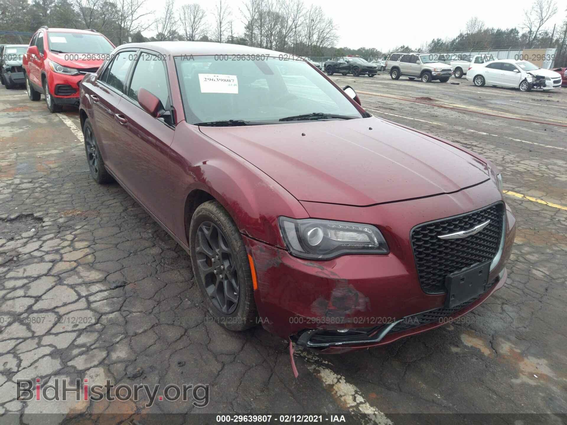 2019 CHRYSLER 300 - VIN: 2C3CCAGG2KH542832 - Фото 6