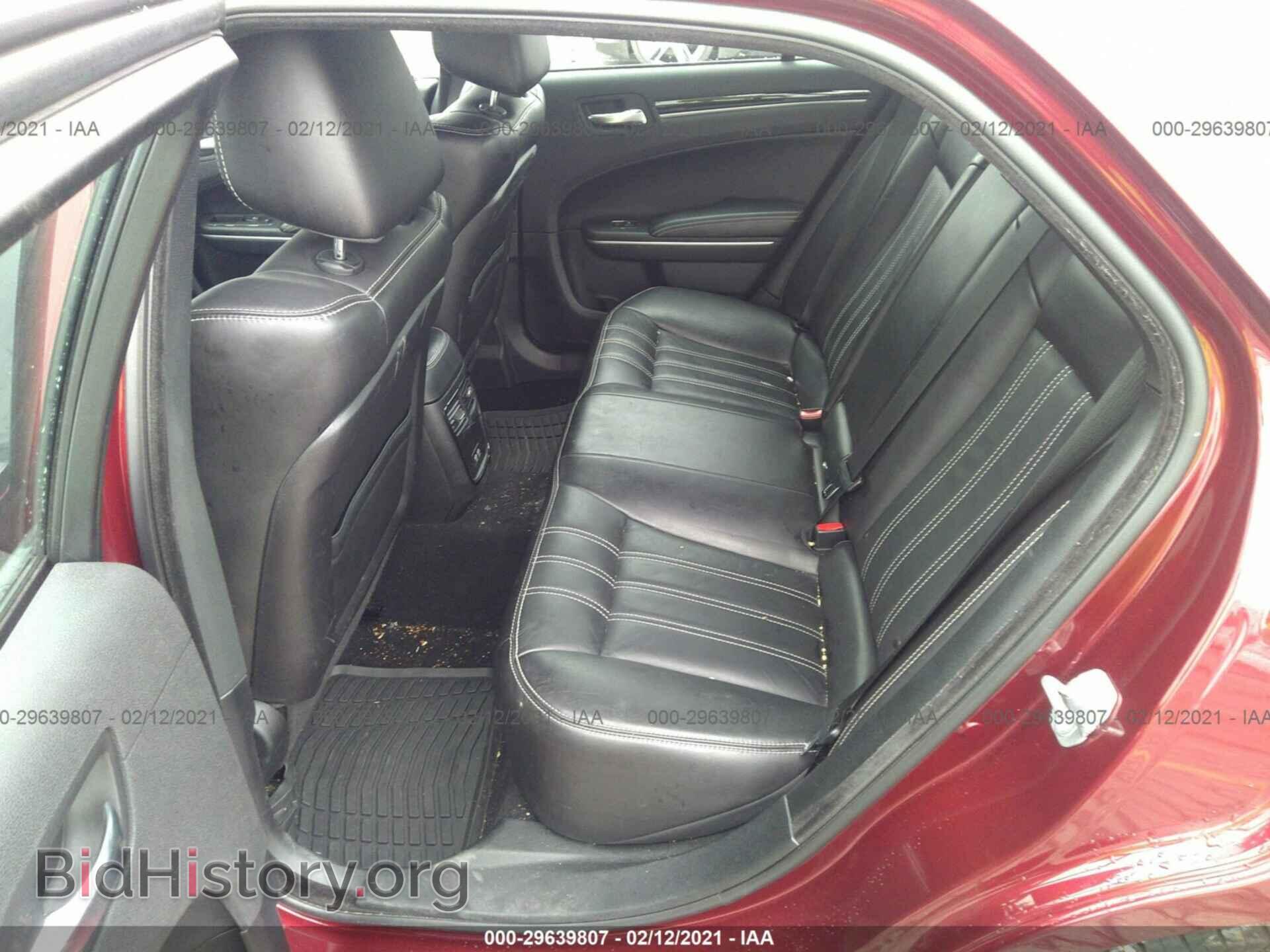 2019 CHRYSLER 300 - VIN: 2C3CCAGG2KH542832 - Фото 8