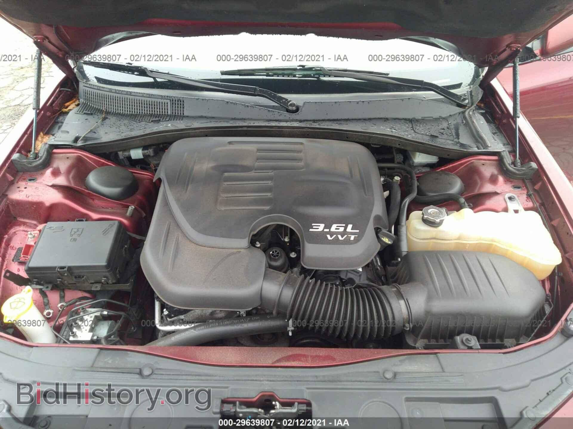2019 CHRYSLER 300 - VIN: 2C3CCAGG2KH542832 - Фото 10