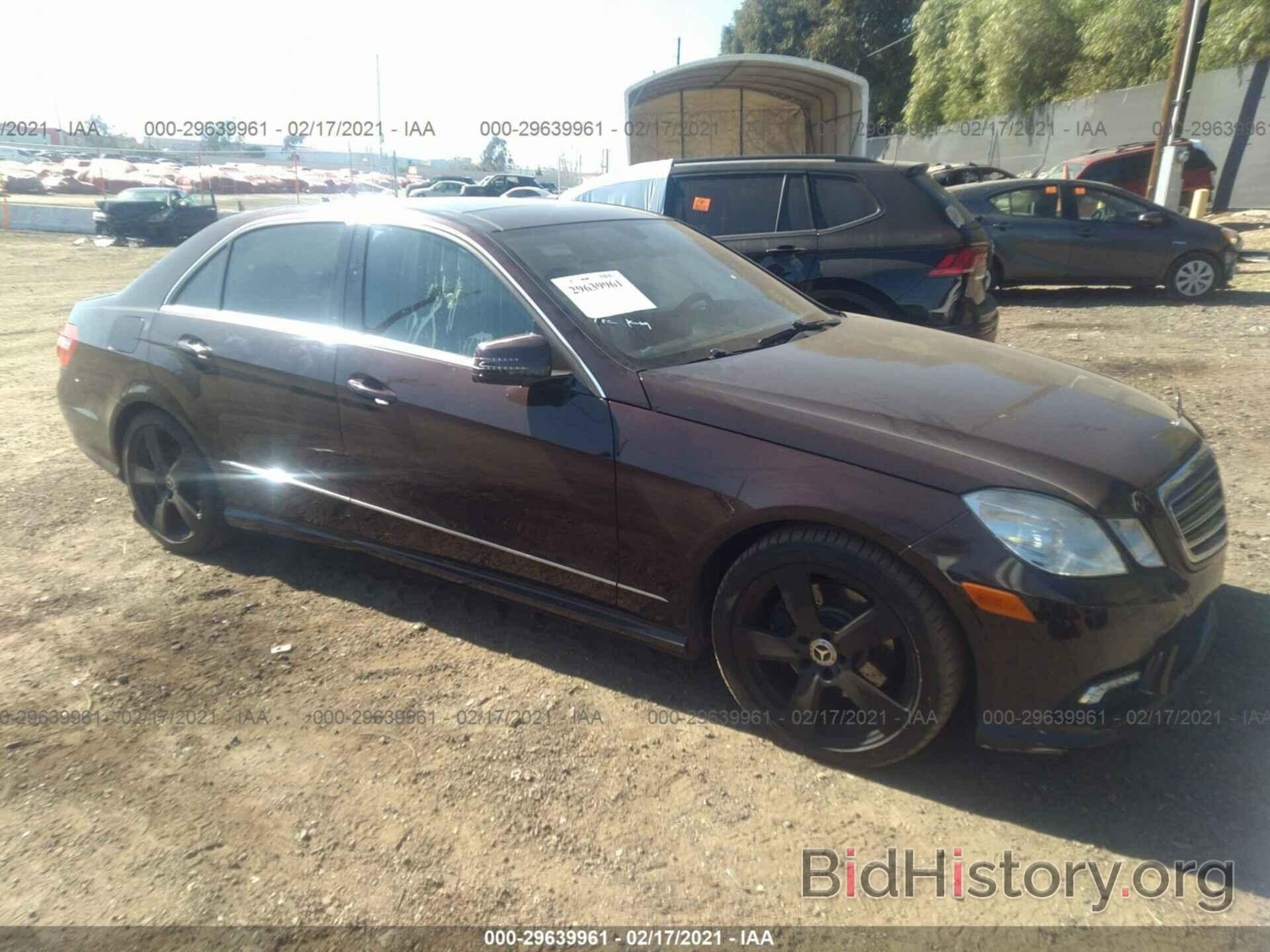 Photo WDDHF5GB1BA290645 - MERCEDES-BENZ E-CLASS 2011