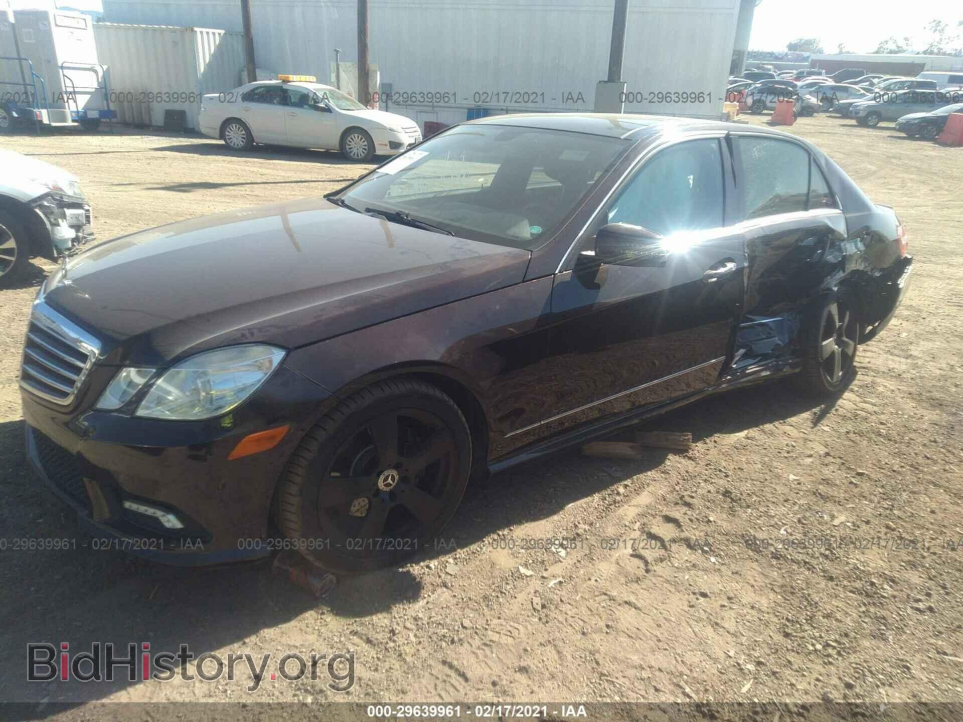 2011 MERCEDES-BENZ E-CLASS - VIN: WDDHF5GB1BA290645 - Фото 2