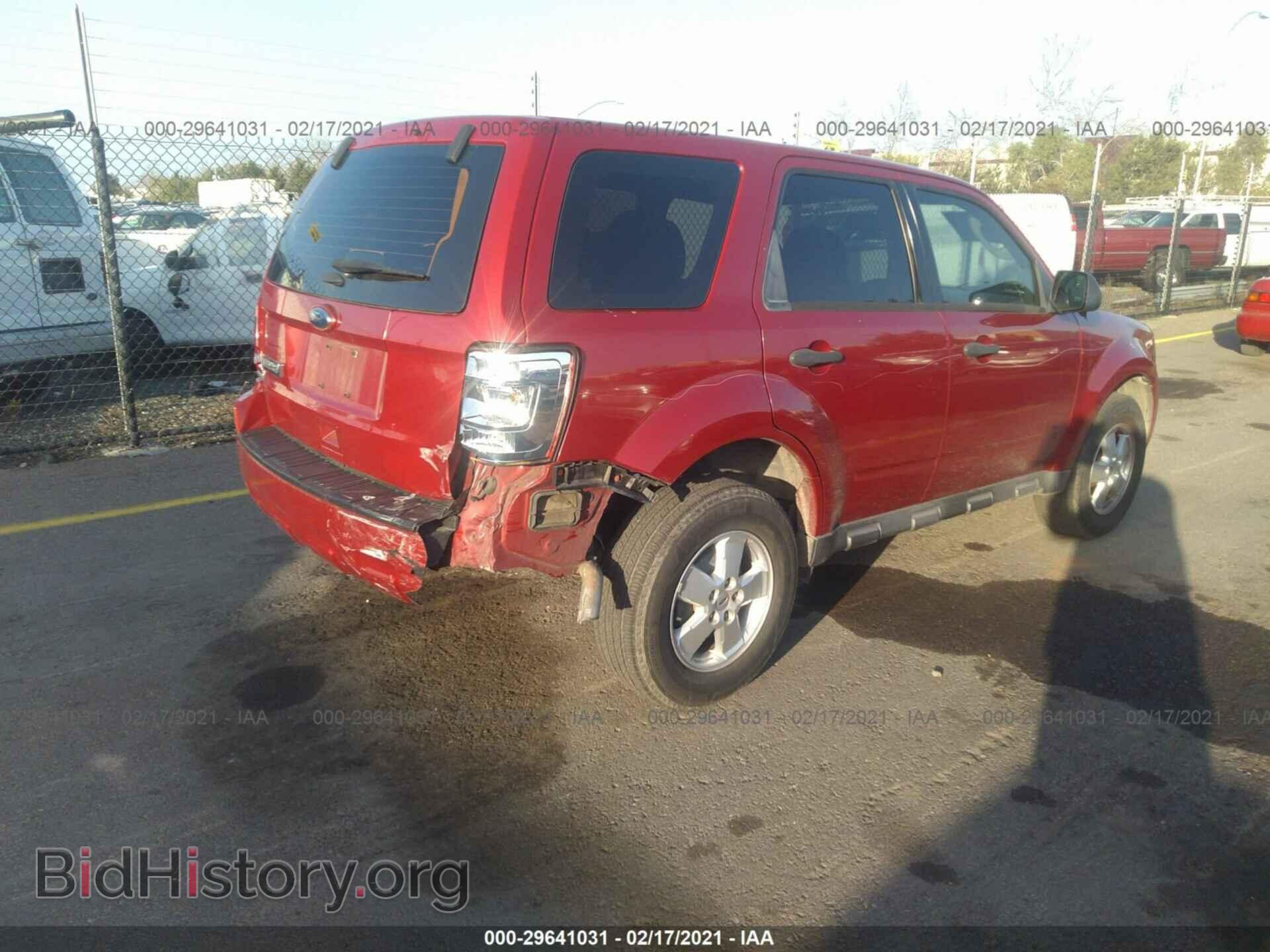 2011 FORD ESCAPE - VIN: 1FMCU0C77BKB46585 - Фото 4