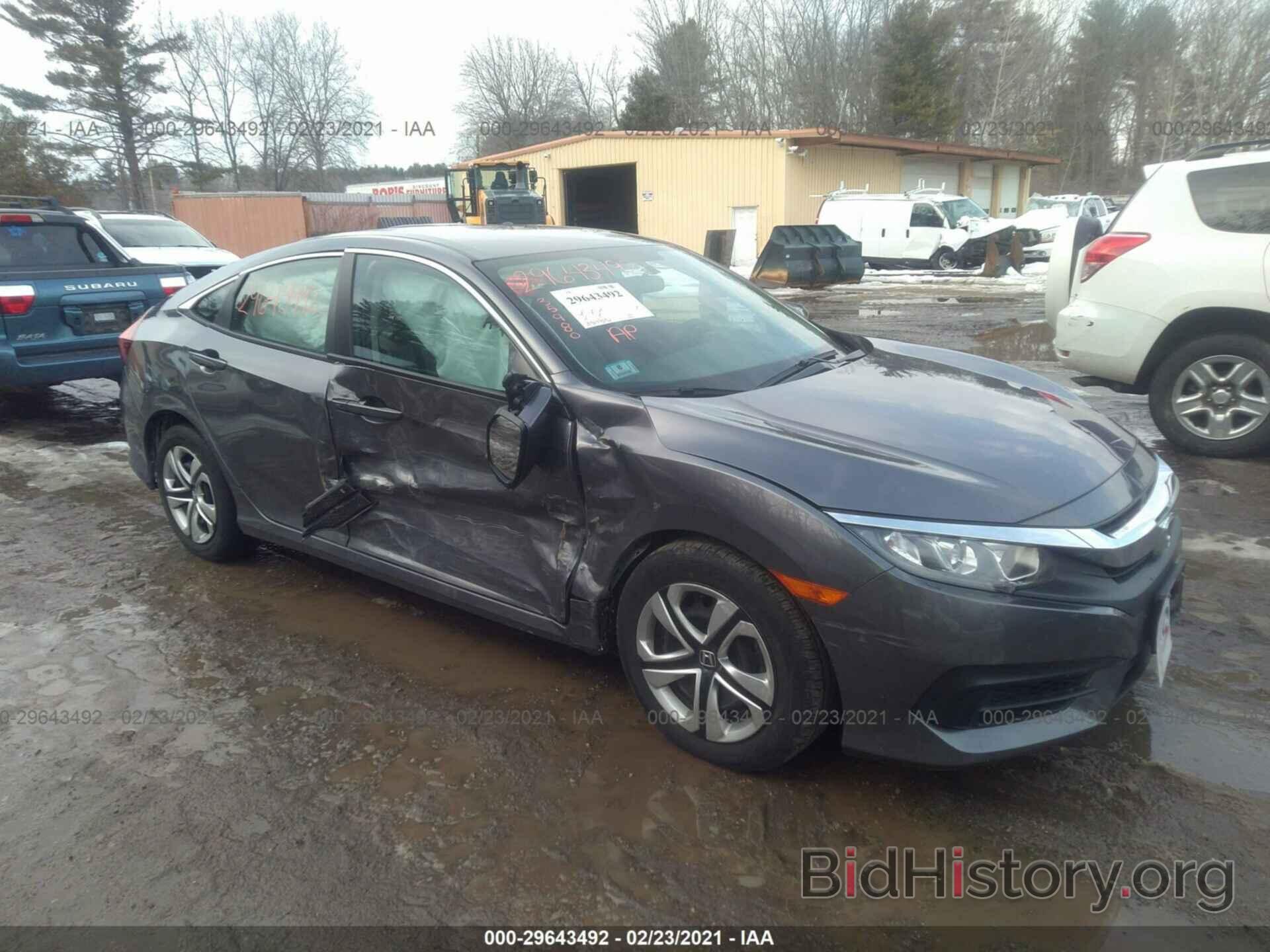 Photo 19XFC2F51JE202807 - HONDA CIVIC SEDAN 2018