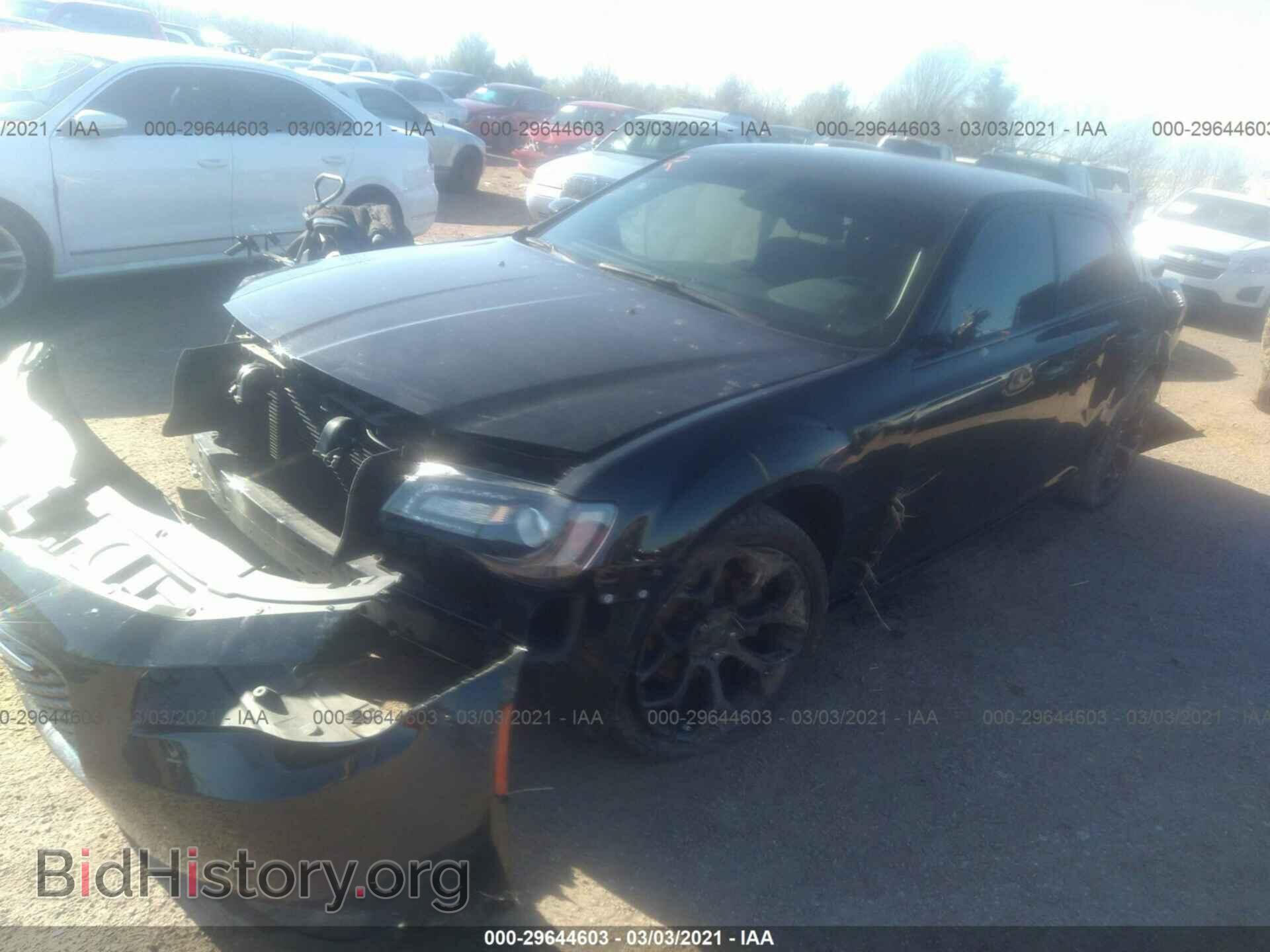 2019 CHRYSLER 300 - VIN: 2C3CCAAG8KH648355 - Фото 2