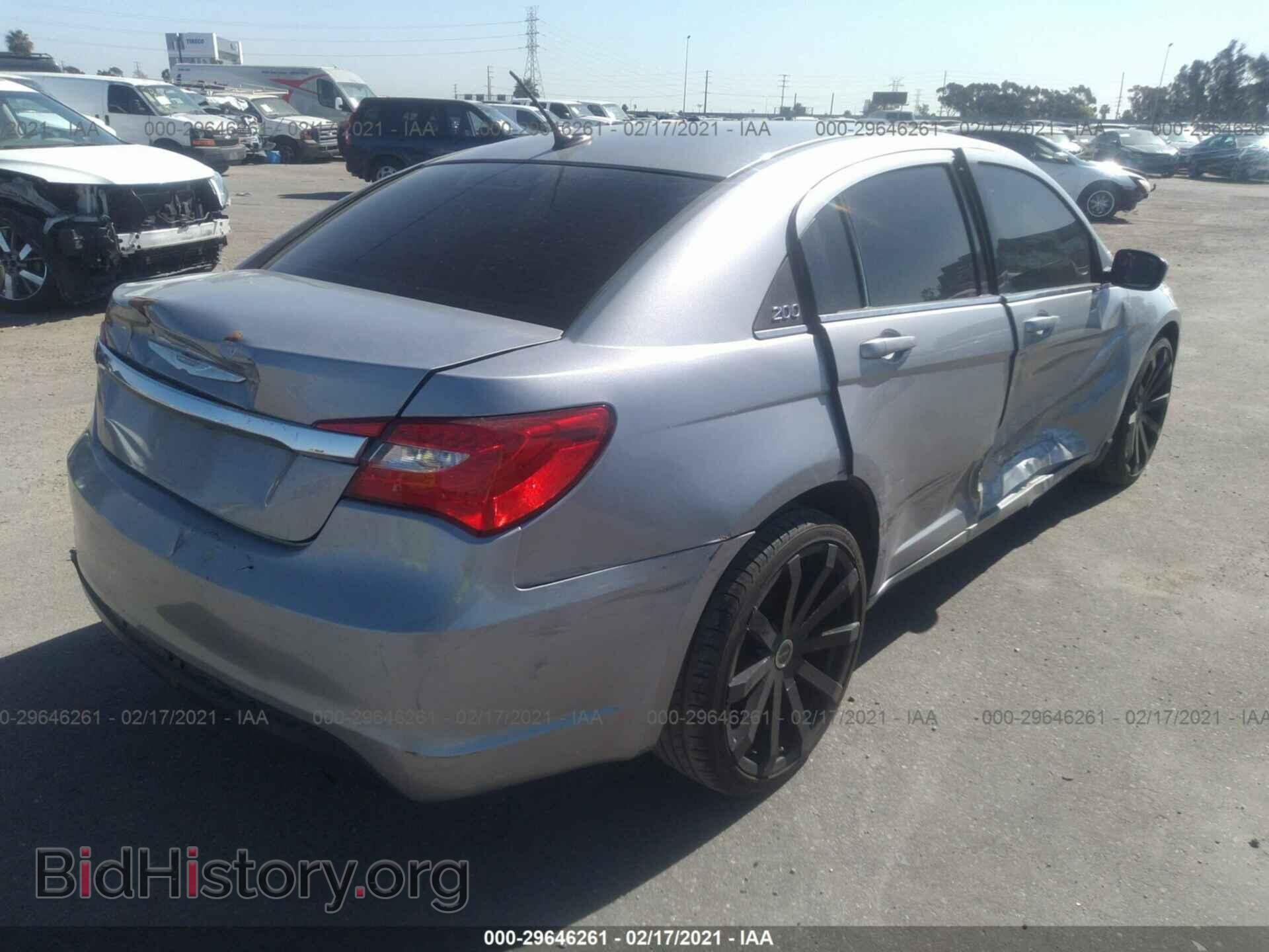 2013 CHRYSLER 200 - VIN: 1C3CCBAB9DN733533 - Фото 4