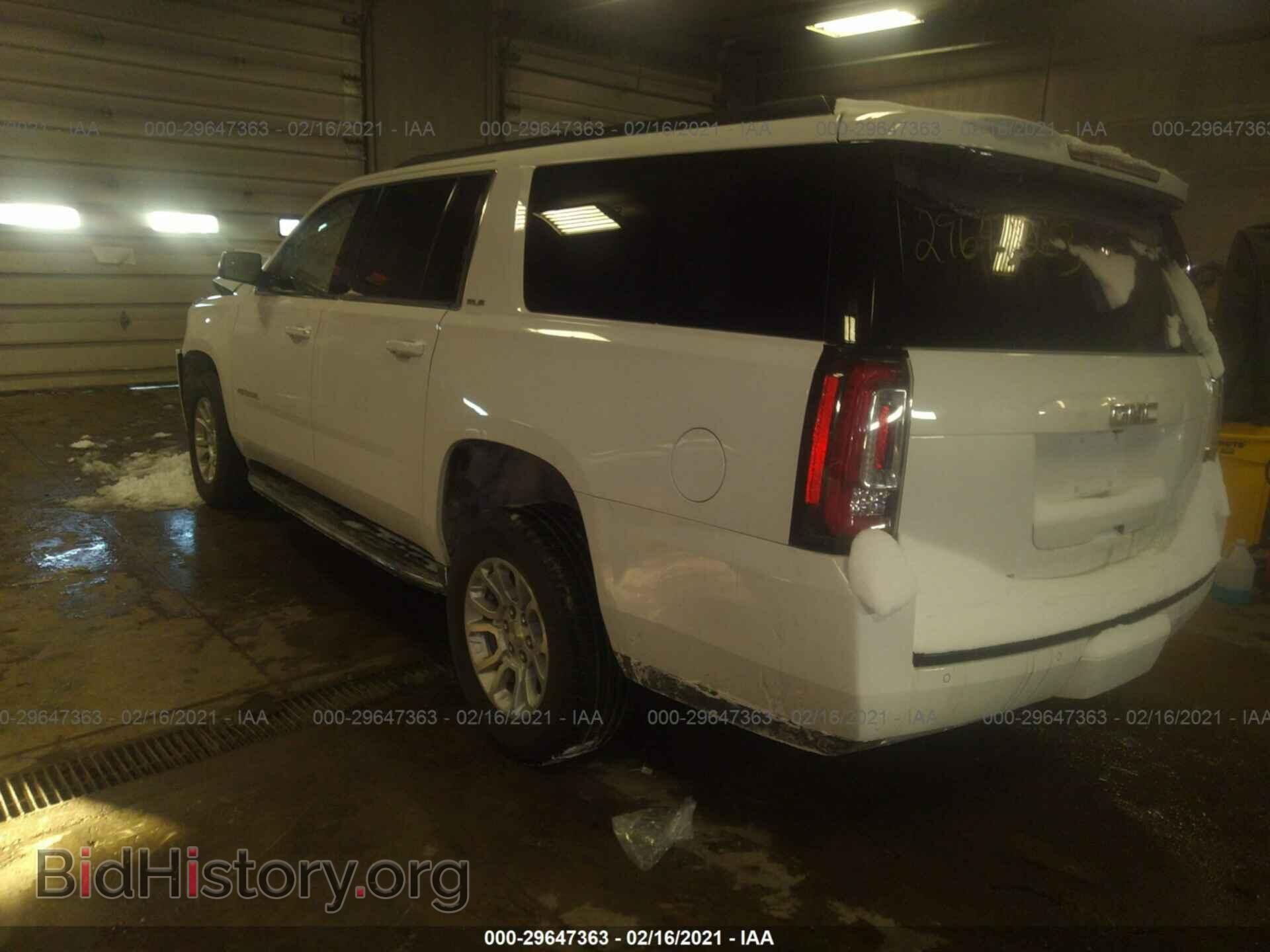 2016 GMC YUKON XL - VIN: 1GKS2FKC6GR137600 - Фото 3