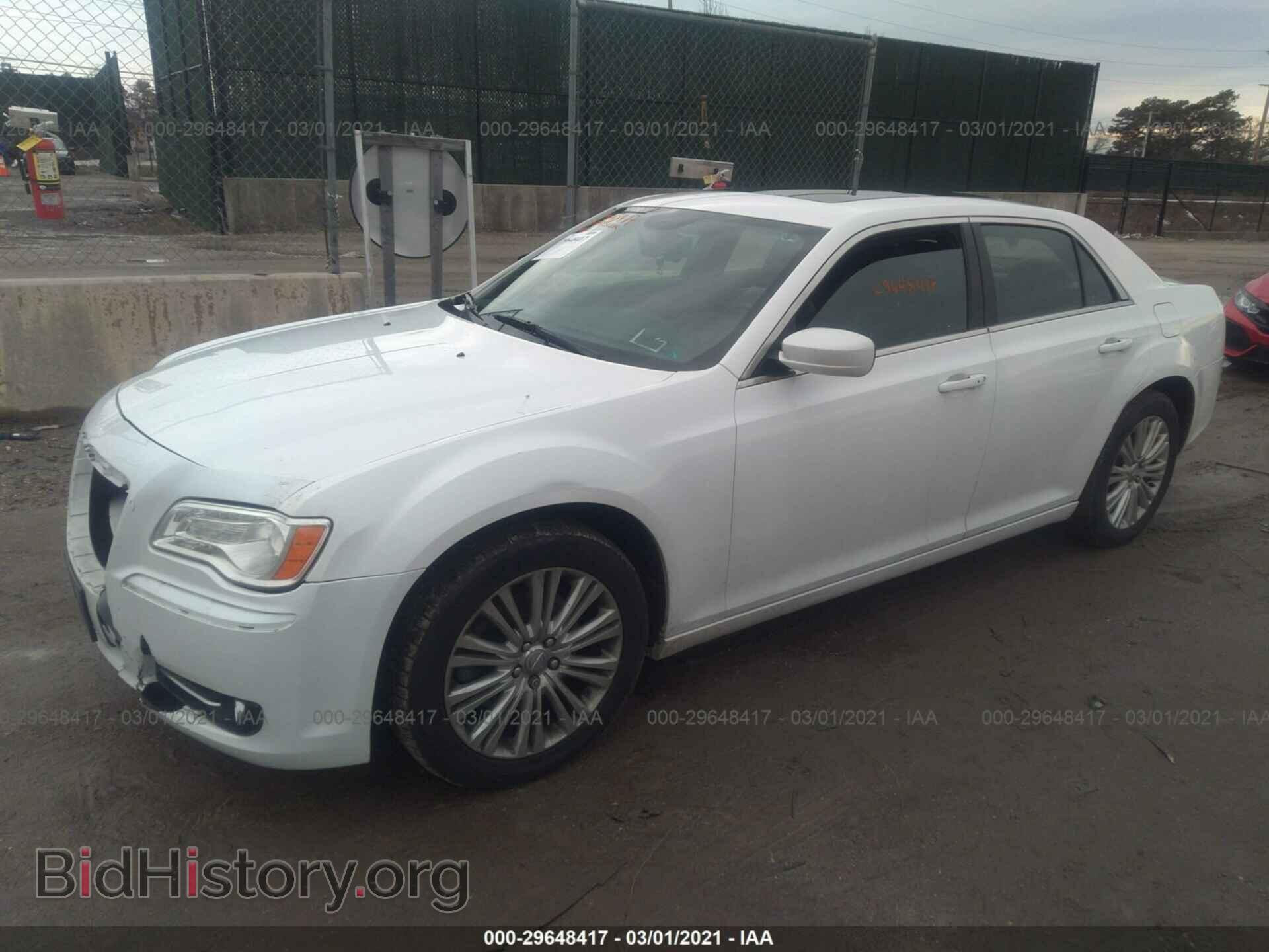 2013 CHRYSLER 300 - VIN: 2C3CCARG3DH633995 - Фото 2