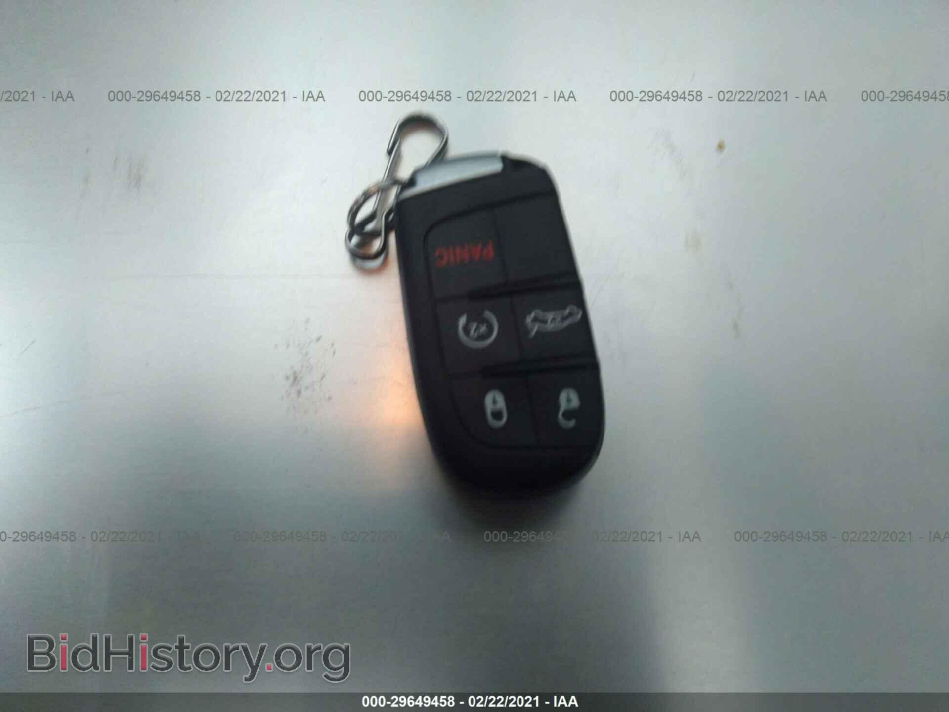 2016 CHRYSLER 300 - VIN: 2C3CCABG2GH230055 - Фото 11