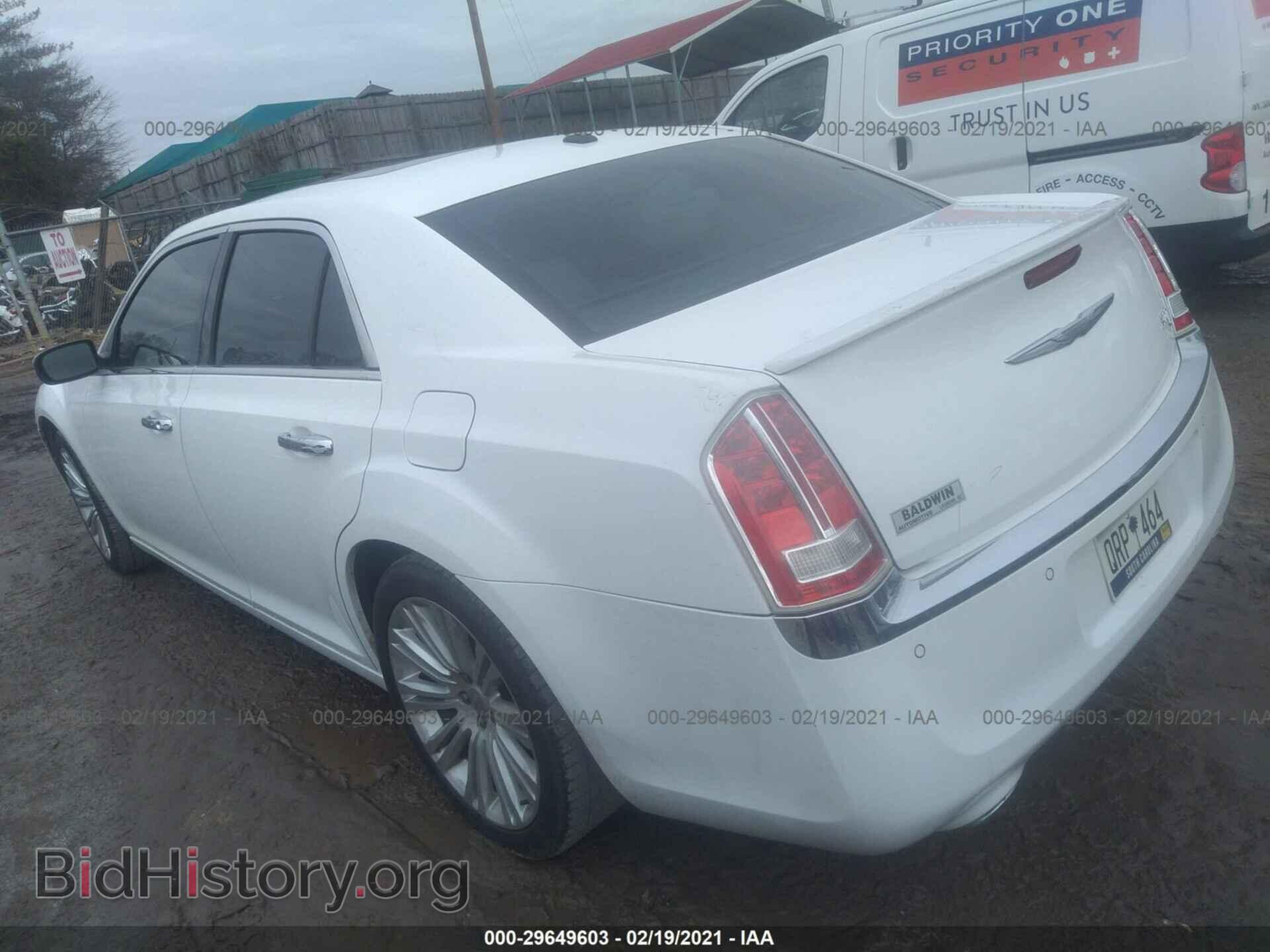 2011 CHRYSLER 300 - VIN: 2C3CA6CT4BH549612 - Фото 3