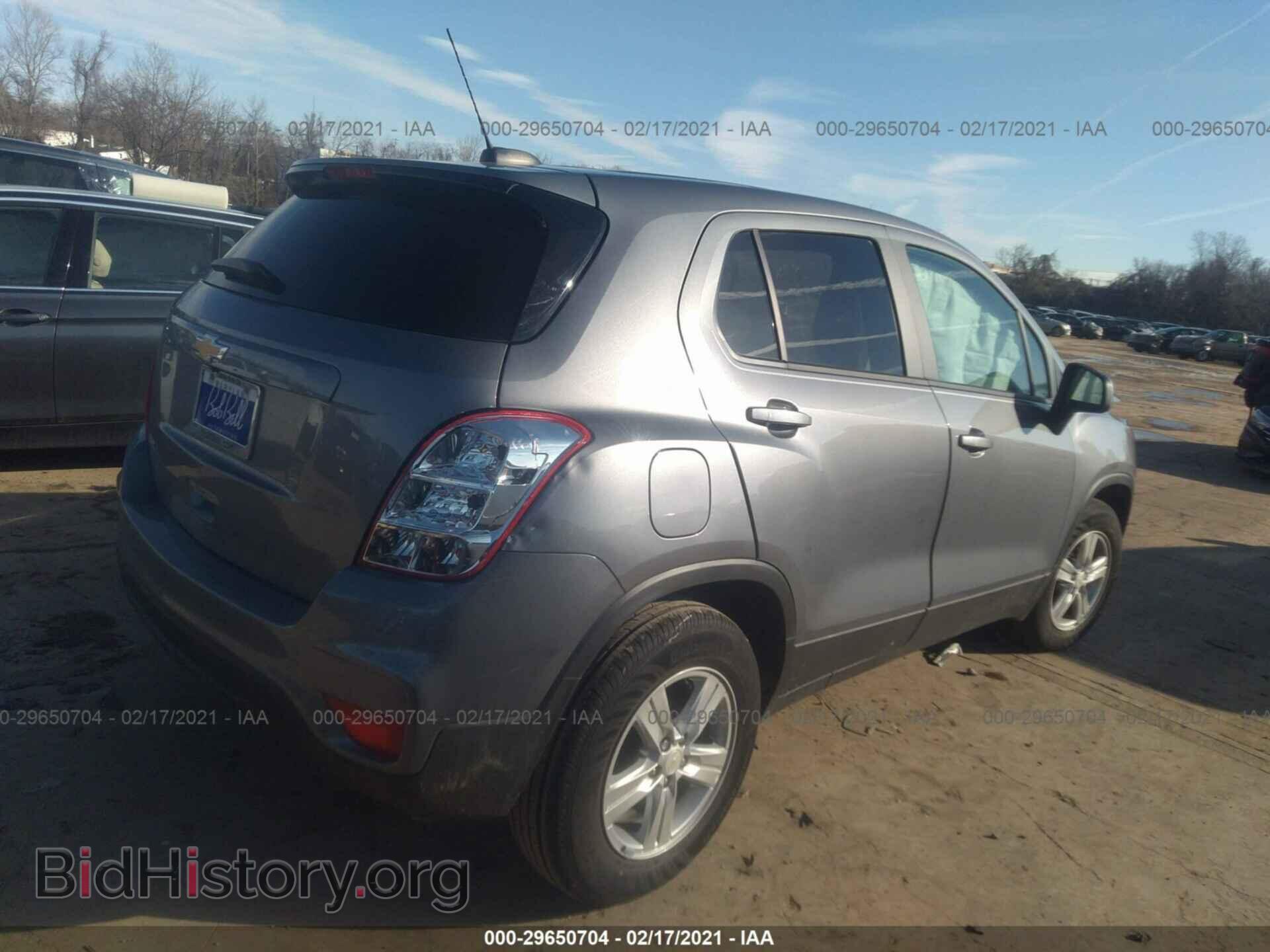 2020 CHEVROLET TRAX - VIN: 3GNCJKSB2LL321993 - Фото 4