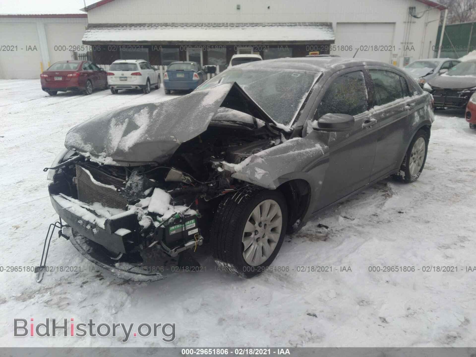 2012 CHRYSLER 200 - VIN: 1C3CCBAB8CN268547 - Photo 2