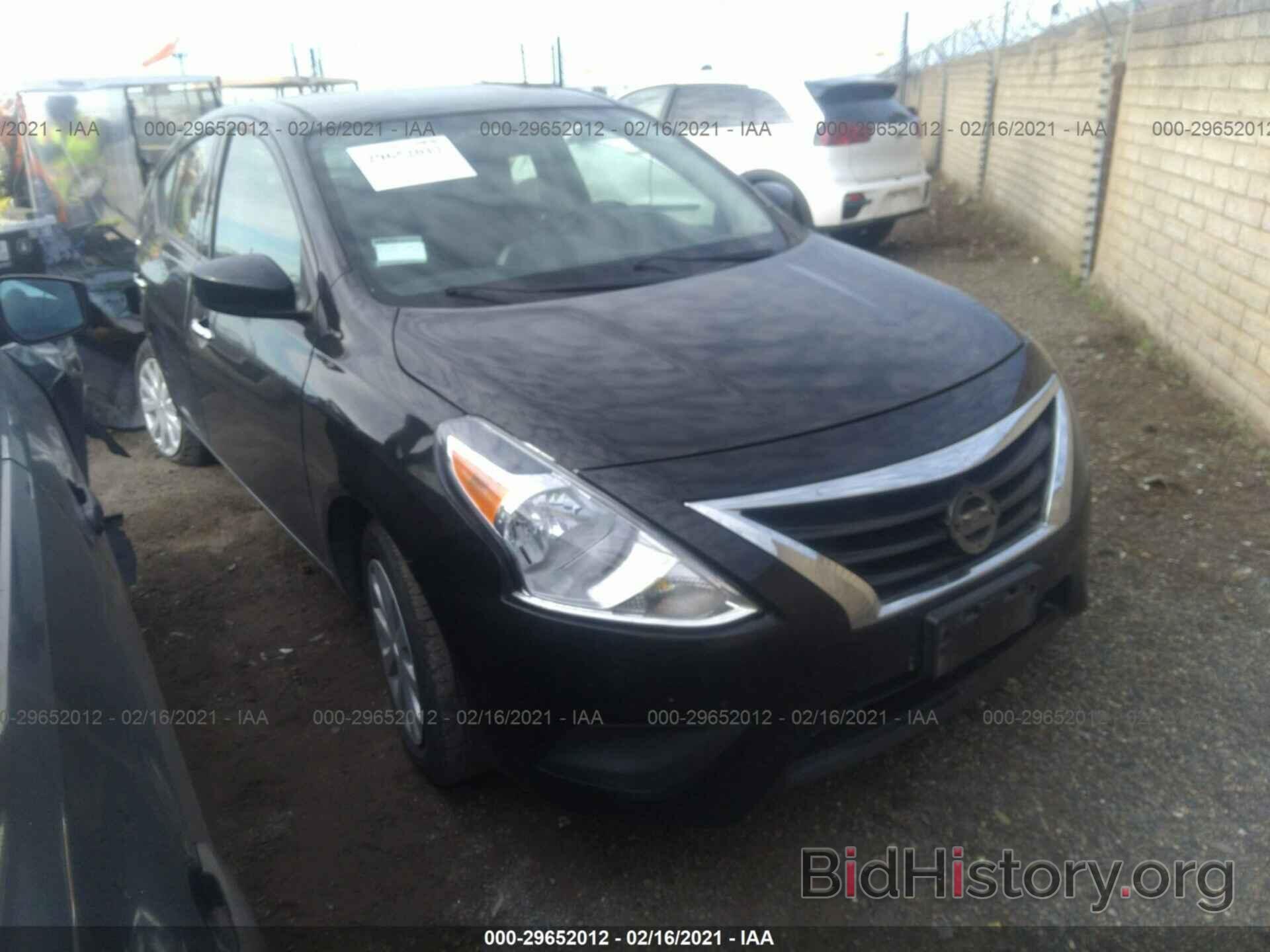 Photo 3N1CN7AP6JL879109 - NISSAN VERSA SEDAN 2018